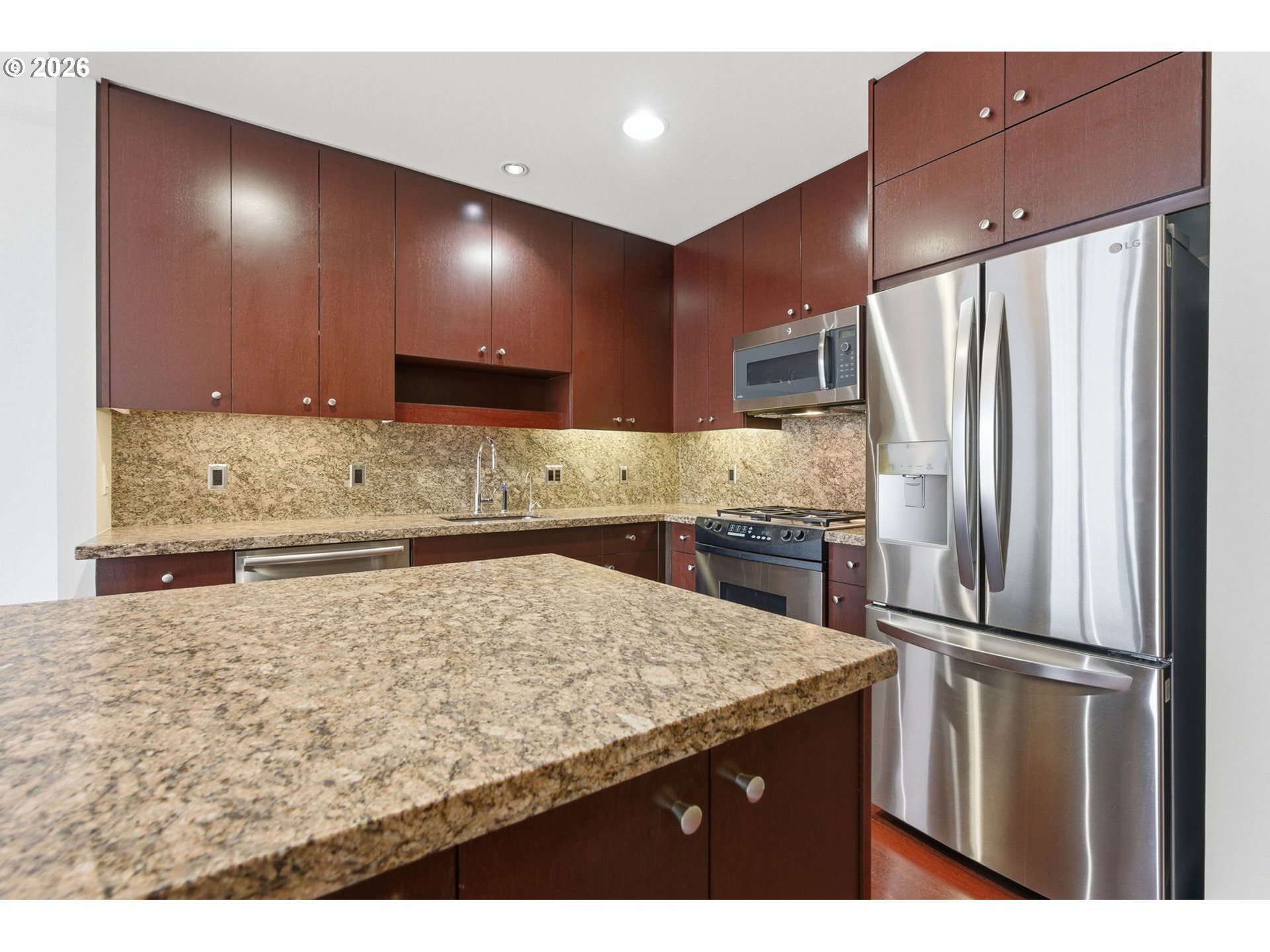 Photo #10: 608419189 Listing: Photo #10