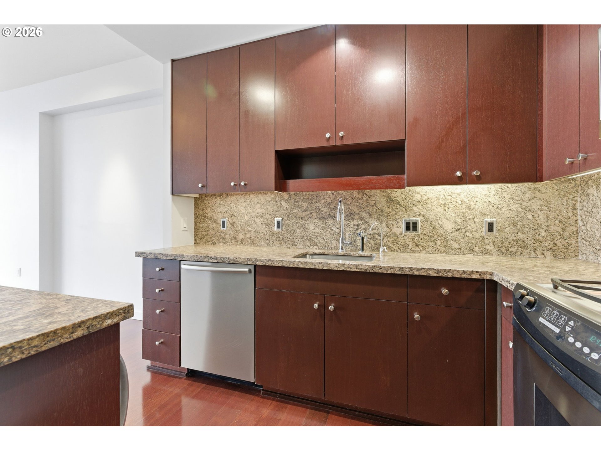 Photo #11: 608419189 Listing: Photo #11