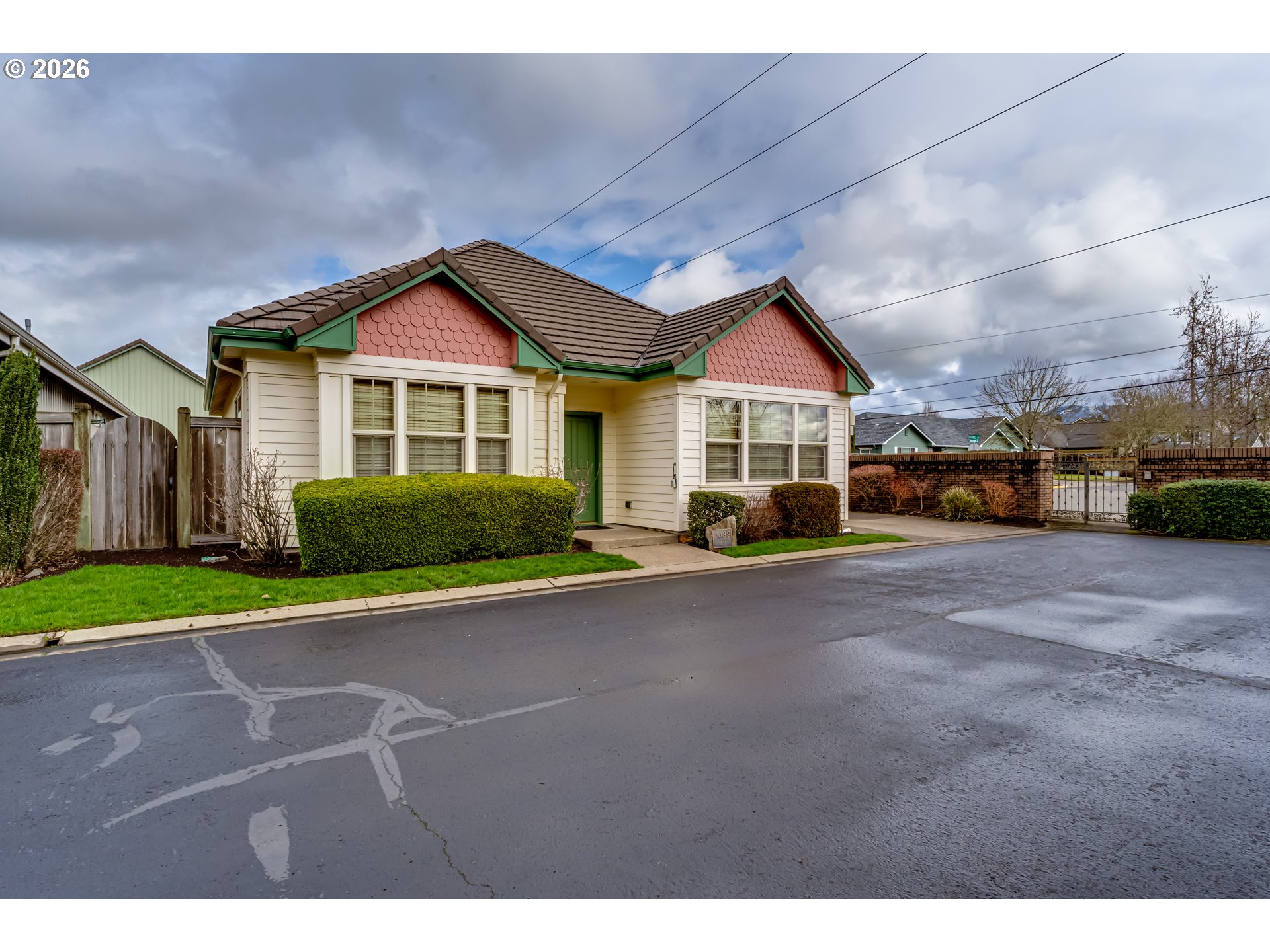2099 LAKE SHORE DR, Eugene, OR, 97408