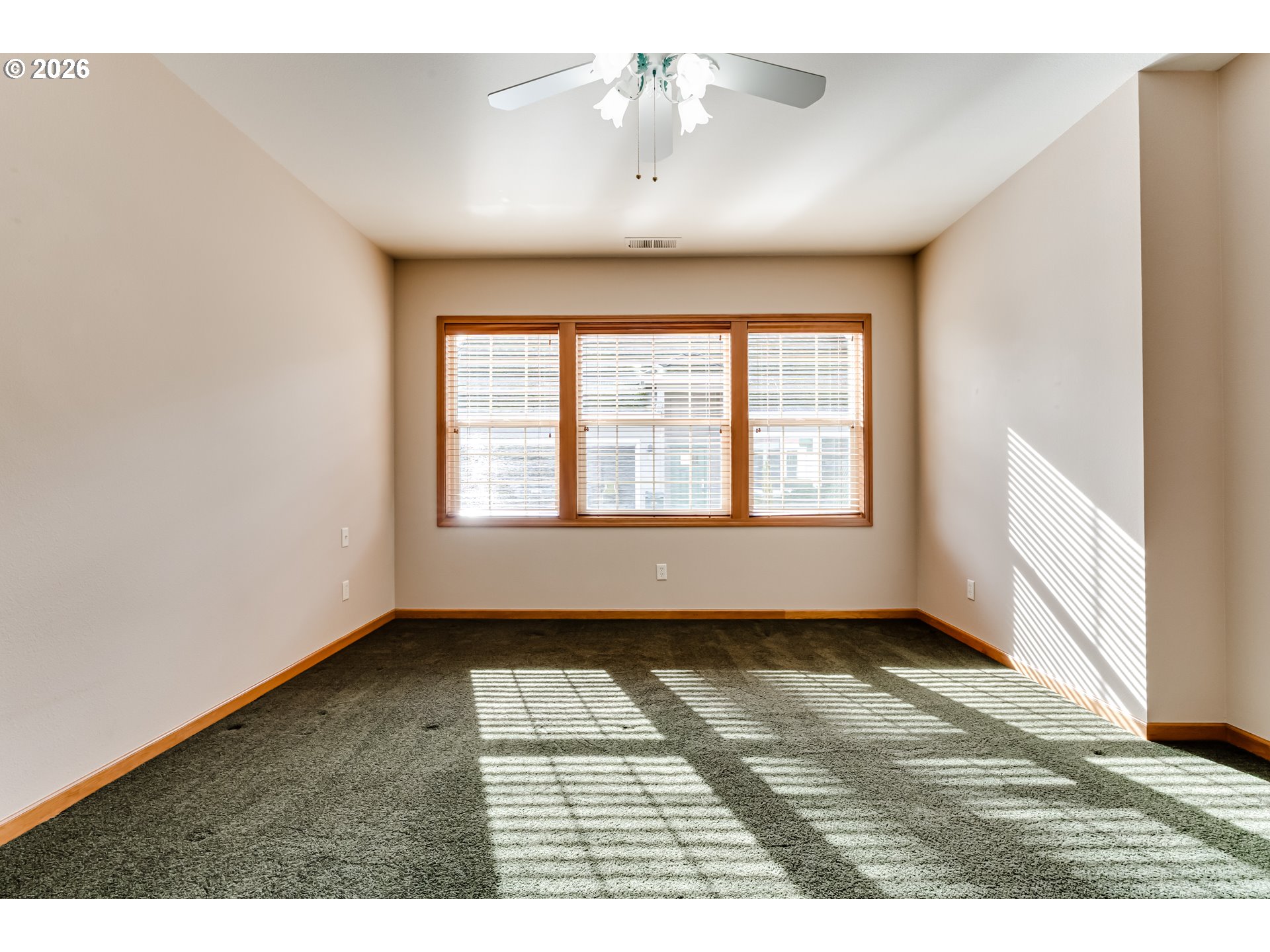 2099 LAKE SHORE DR, Eugene, OR, 97408