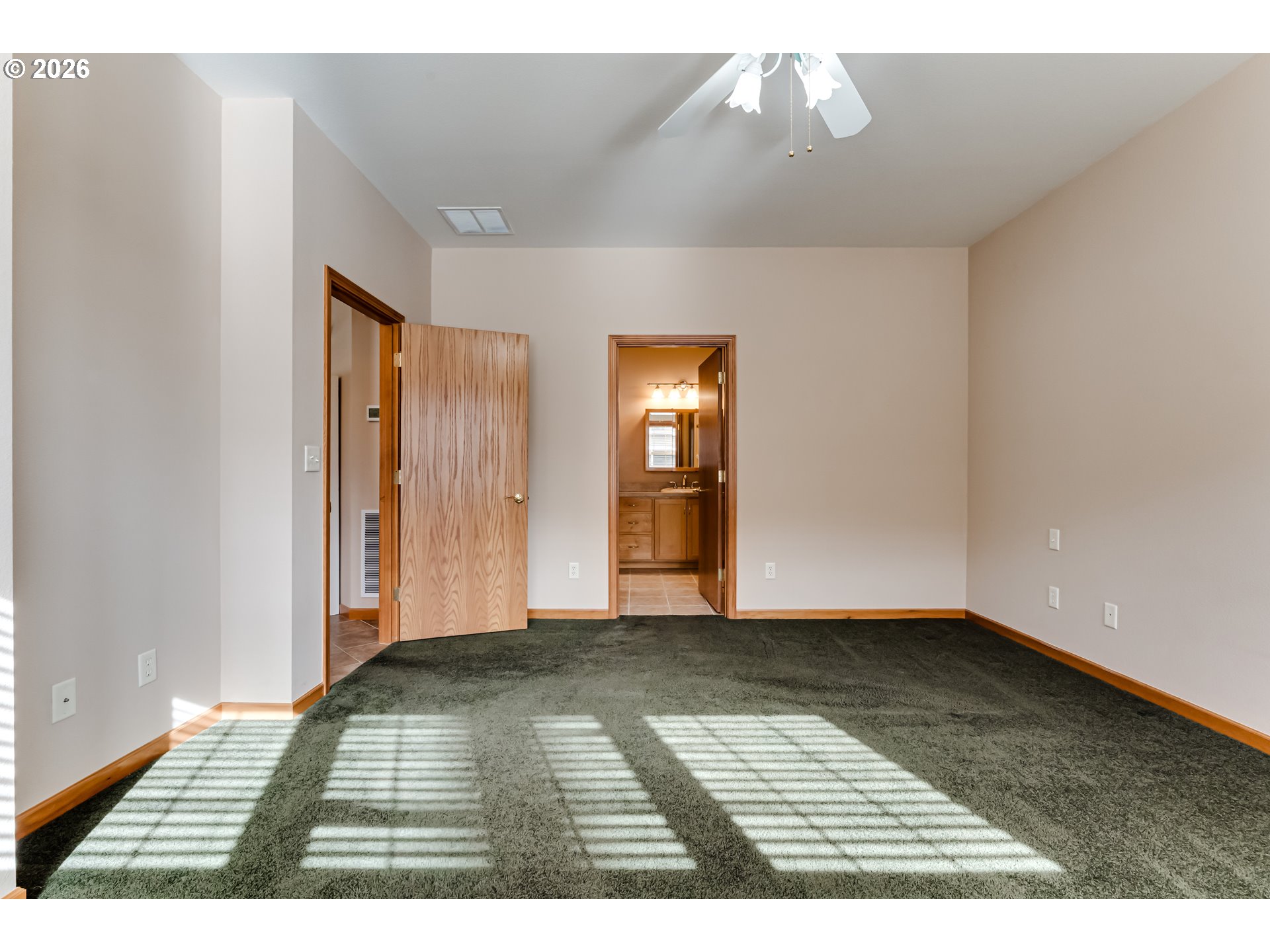 2099 LAKE SHORE DR, Eugene, OR, 97408