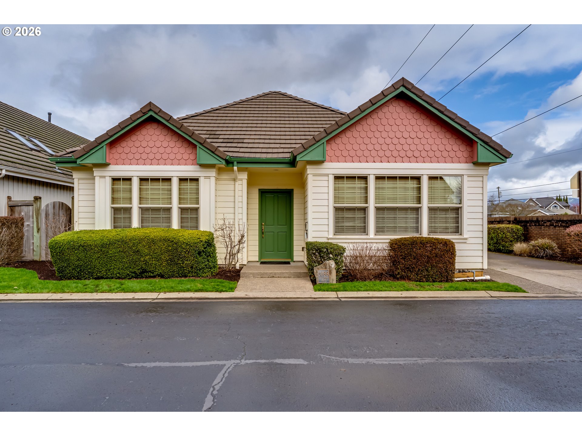 2099 LAKE SHORE DR, Eugene, OR, 97408