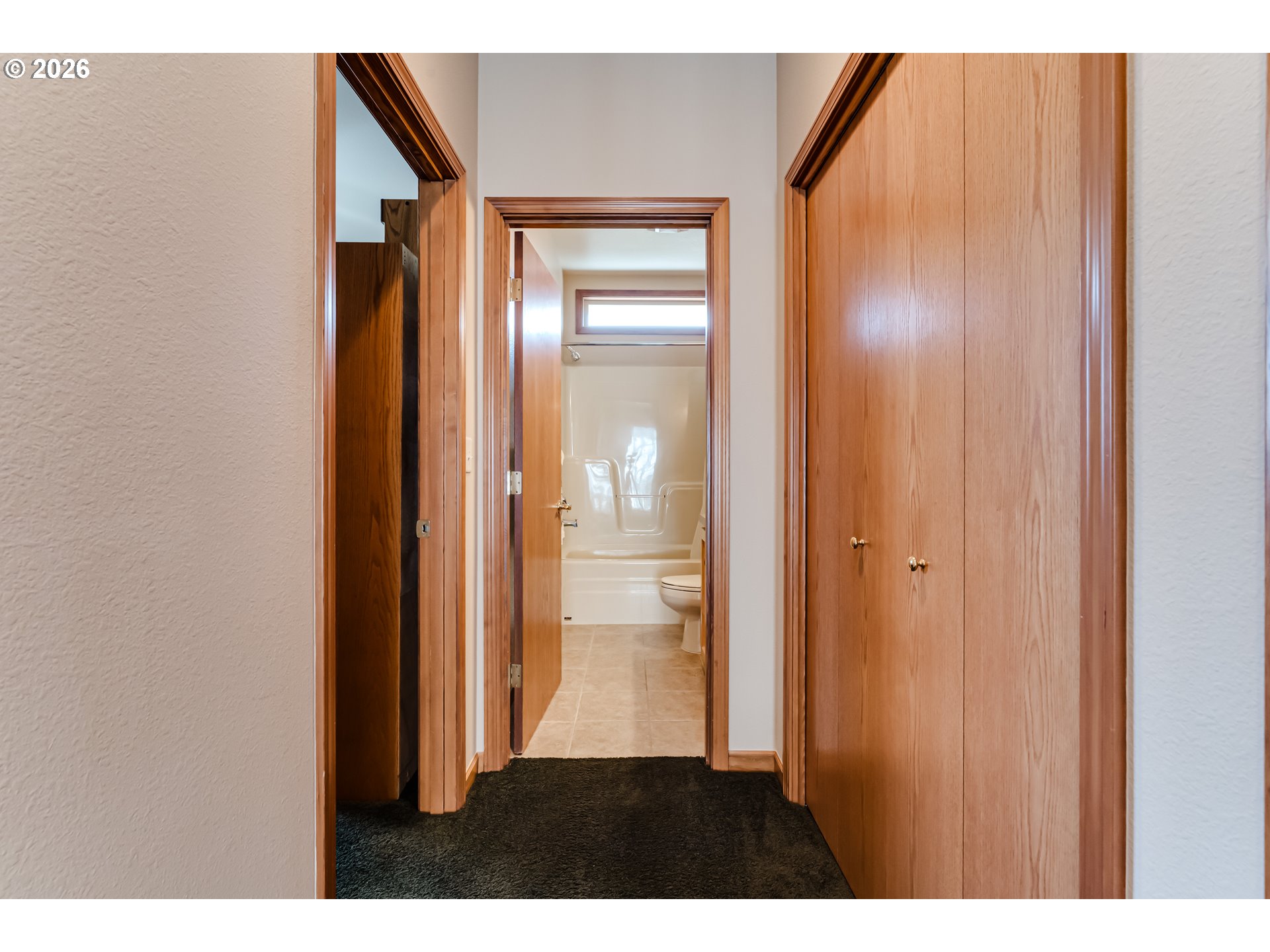 2099 LAKE SHORE DR, Eugene, OR, 97408