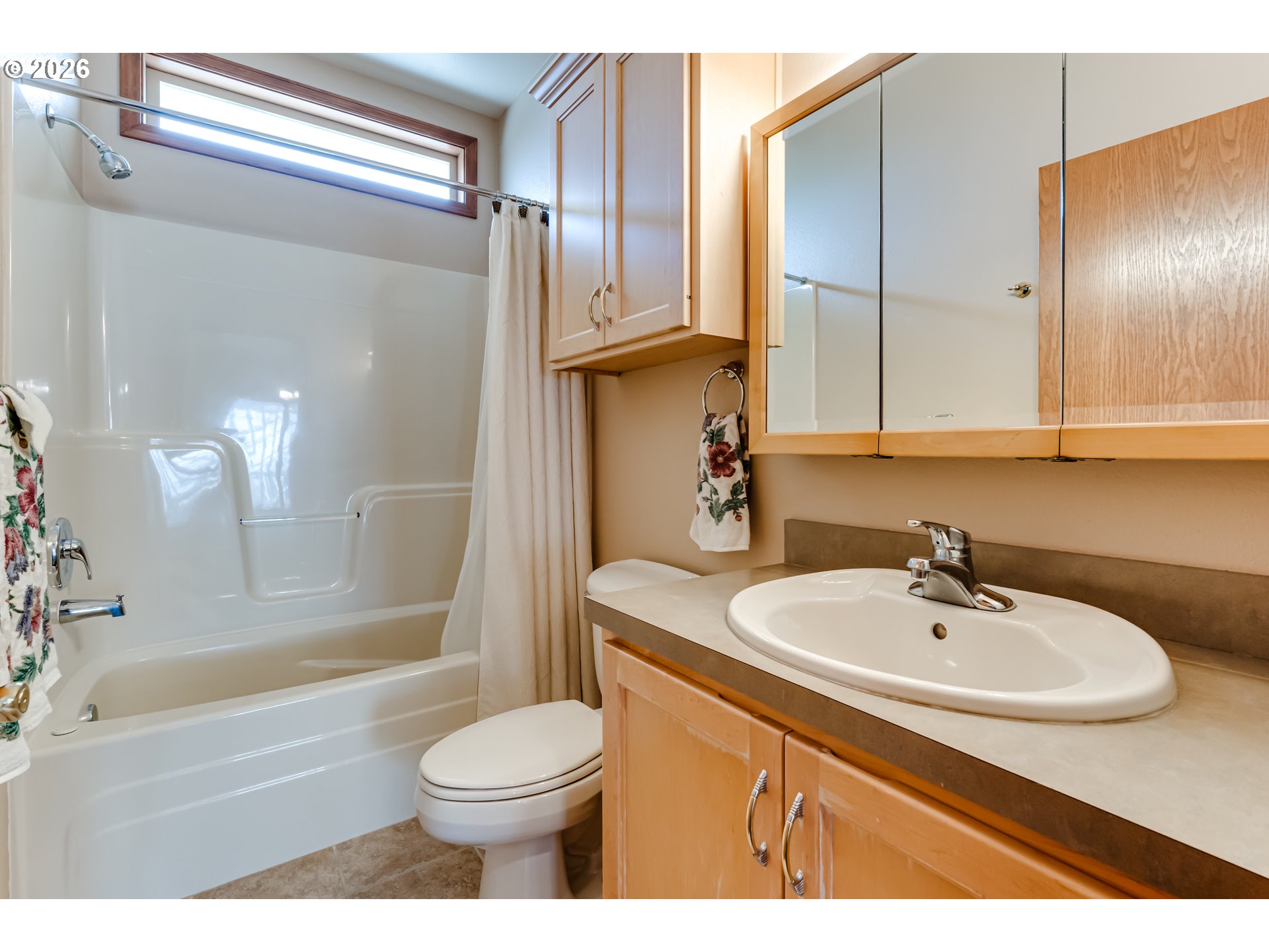 2099 LAKE SHORE DR, Eugene, OR, 97408