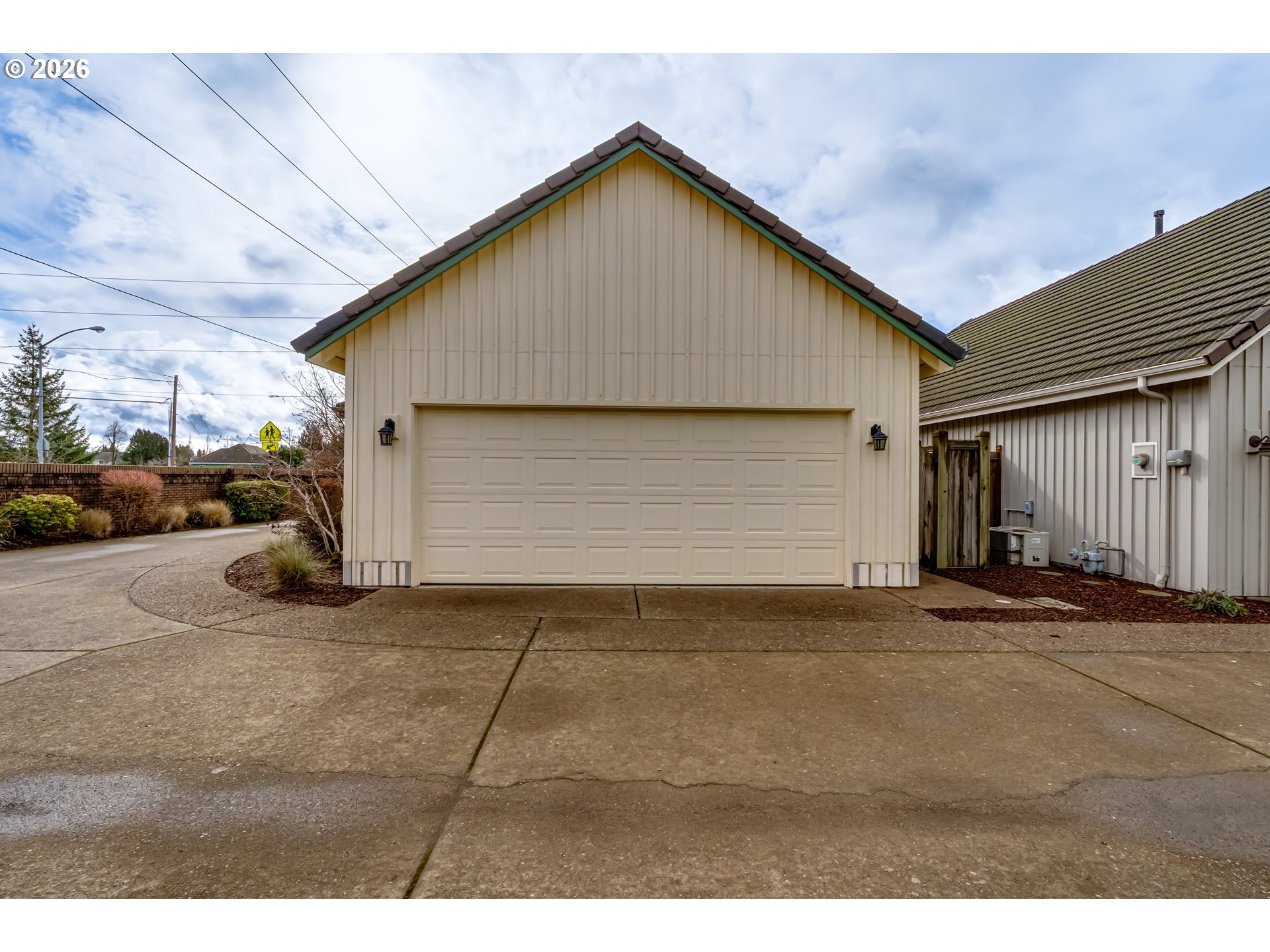 2099 LAKE SHORE DR, Eugene, OR, 97408