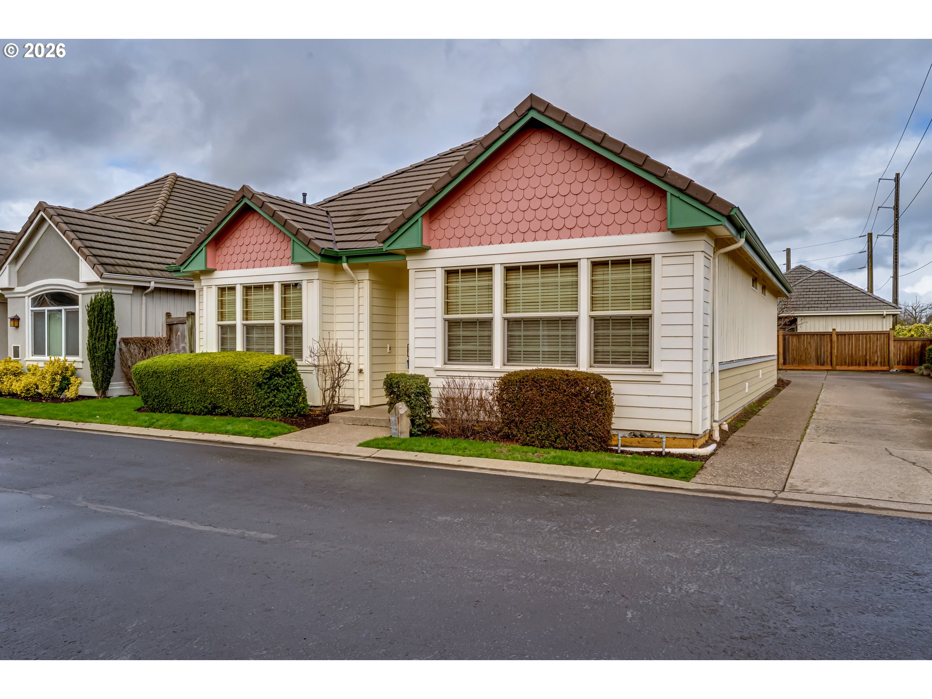 2099 LAKE SHORE DR, Eugene, OR, 97408