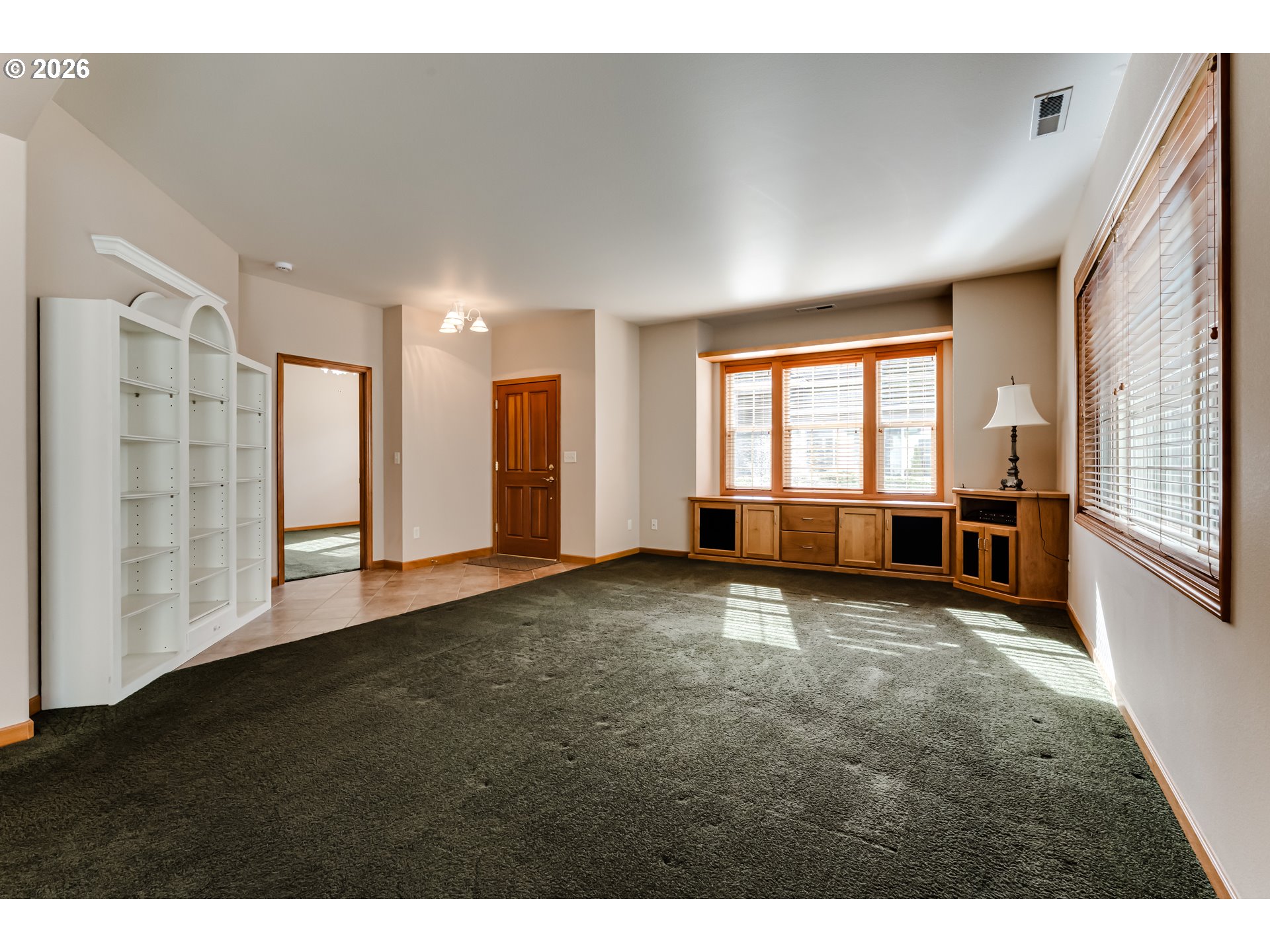 2099 LAKE SHORE DR, Eugene, OR, 97408