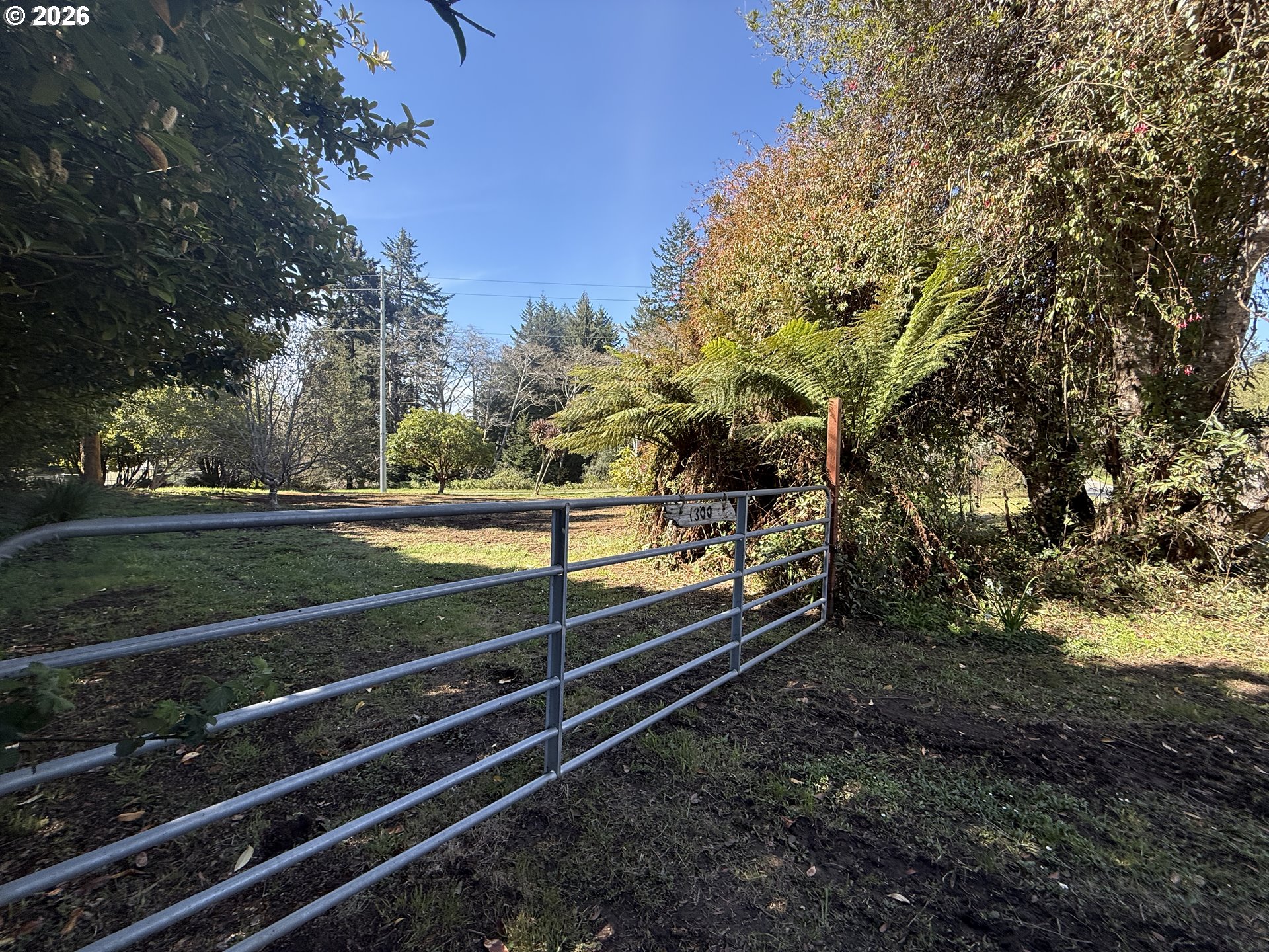 1300 HAMPTON RD, Brookings, OR, 97415