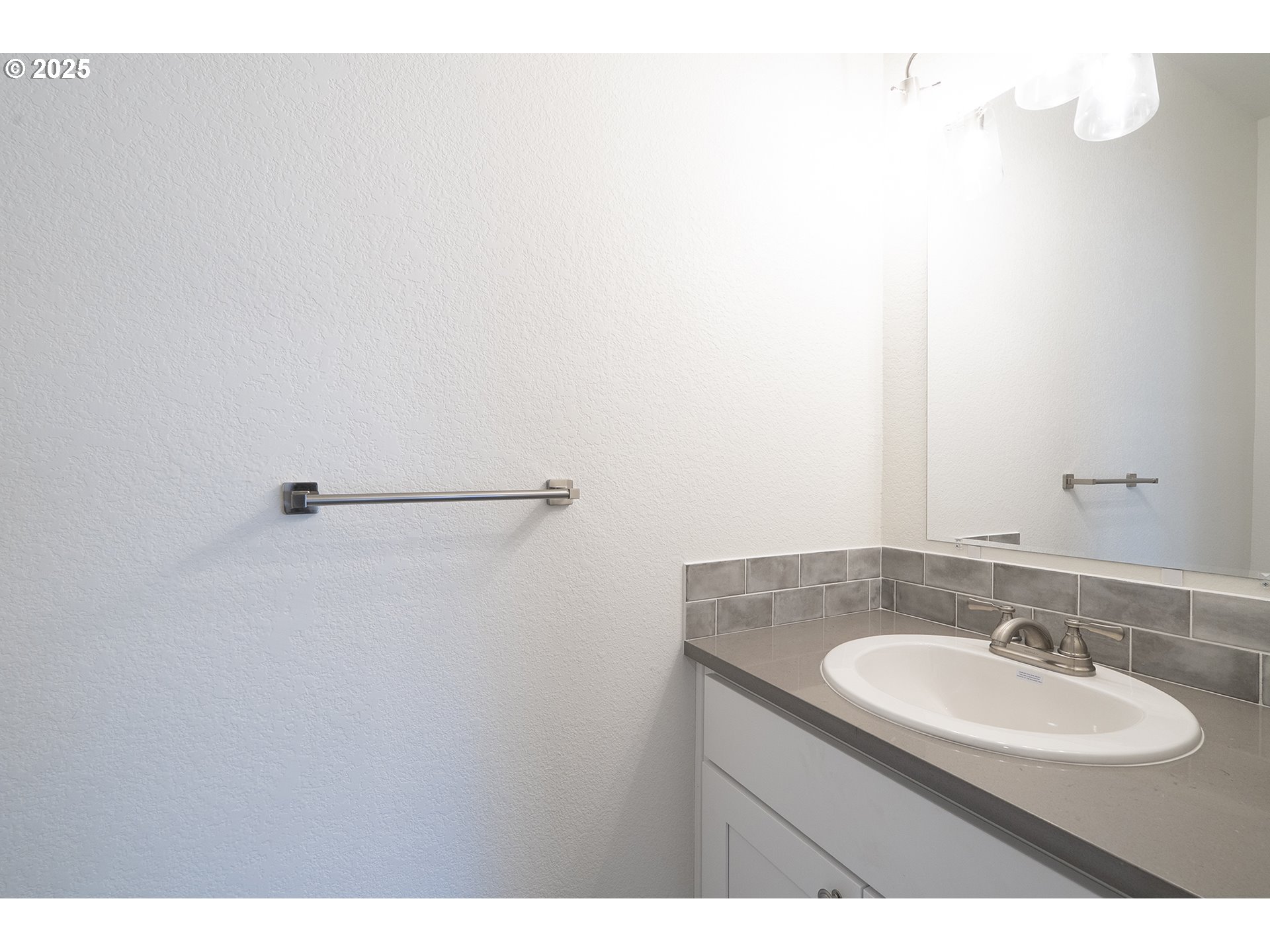 Photo #4: 610227350 Listing 