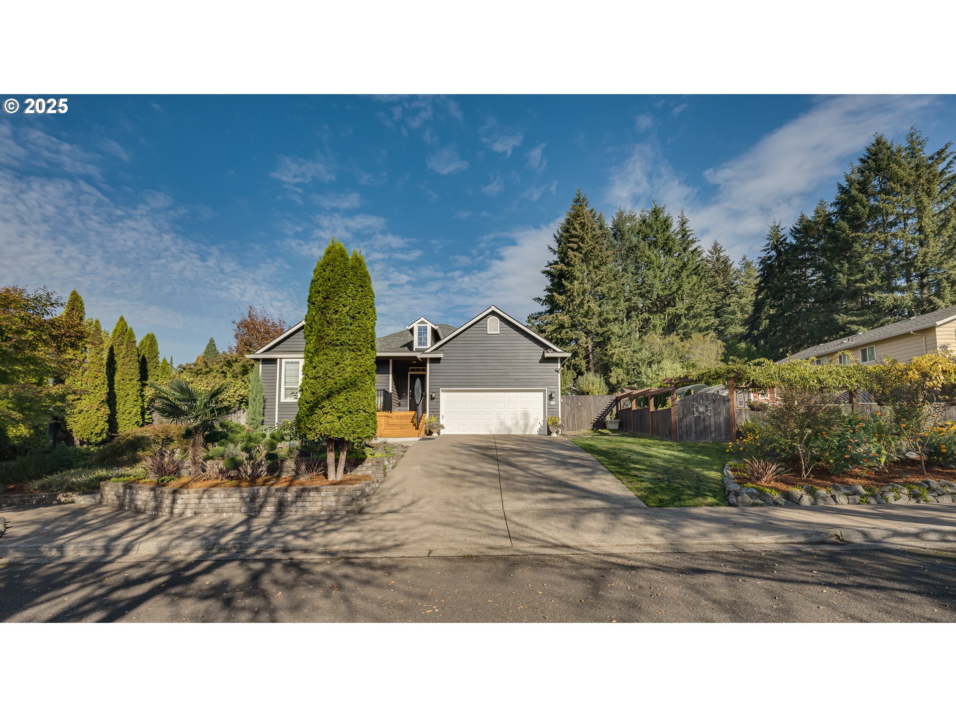 Photo of 393 MEADOW VIEW RD Forest Grove OR 97116