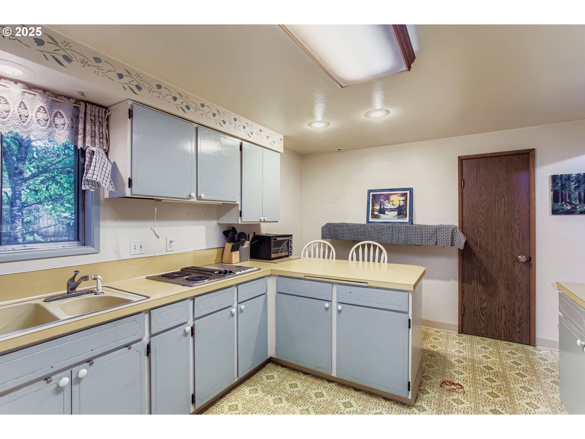 4201 CHILDS RD, Lake Oswego, OR, 97034