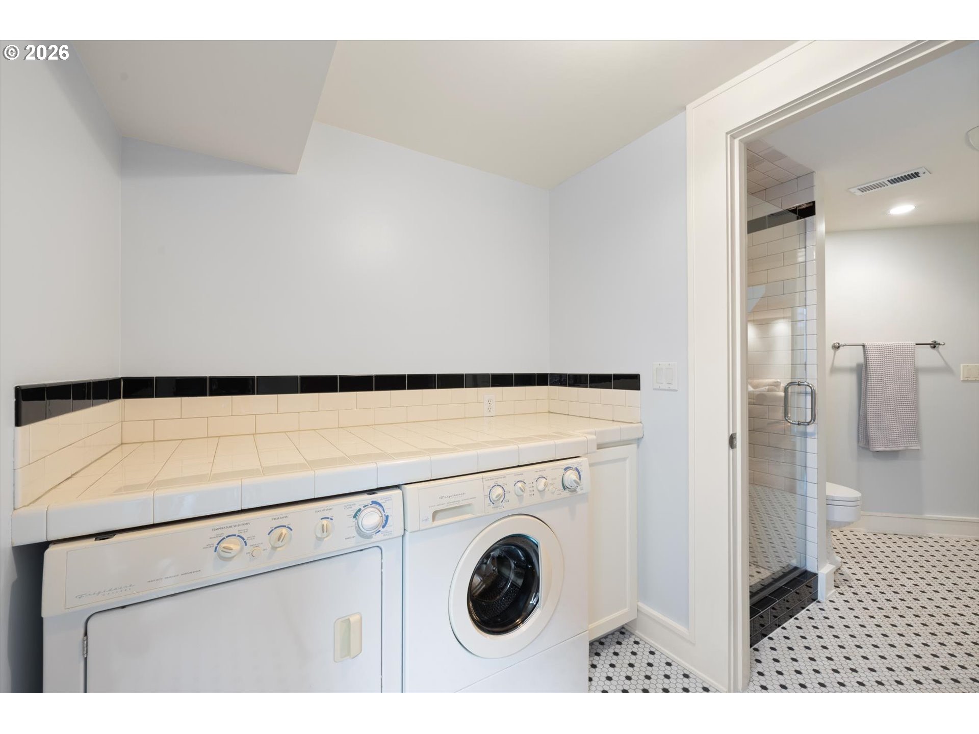 4368 LAKEVIEW BLVD, Lake Oswego, OR, 97035