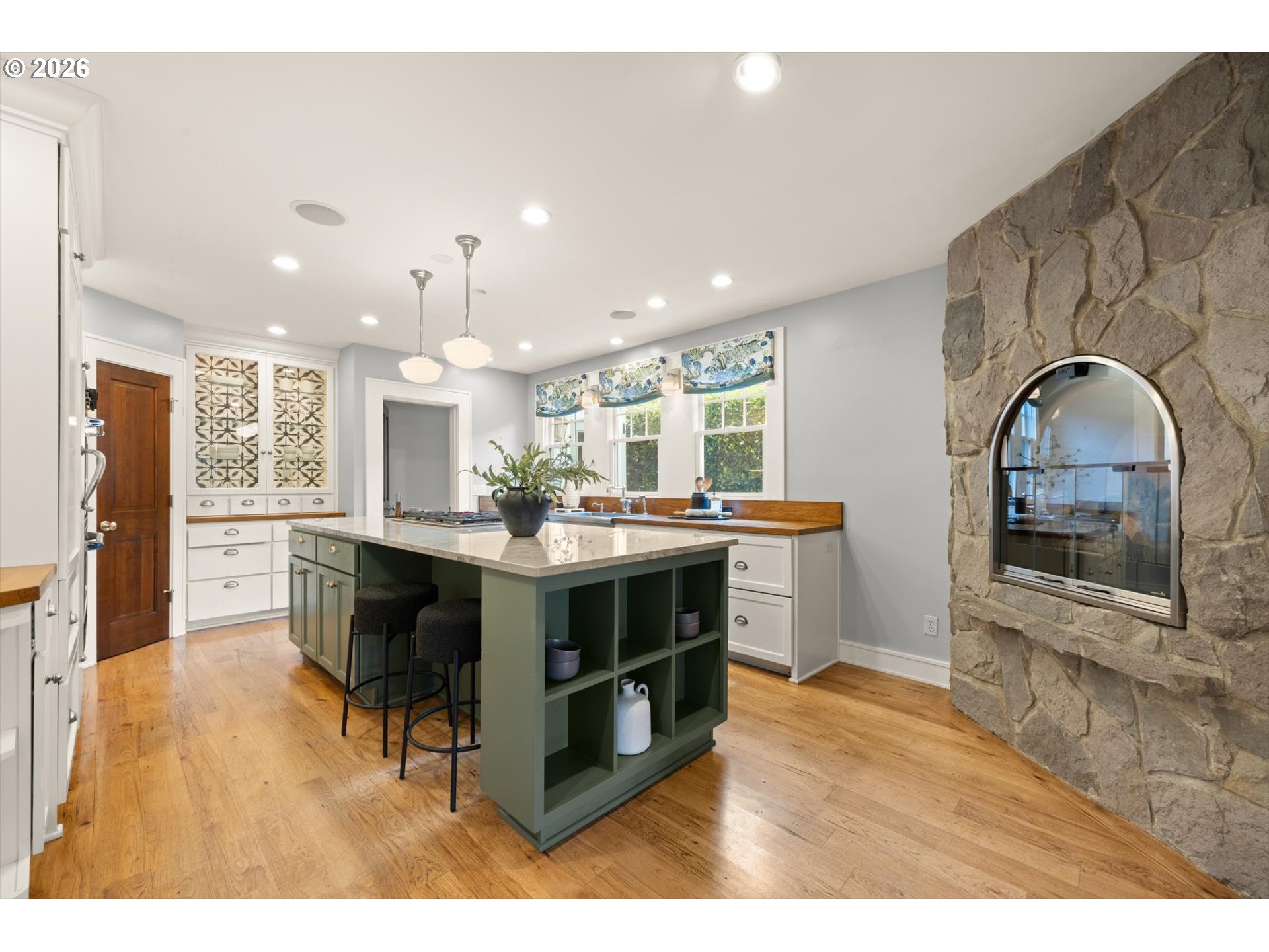 4368 LAKEVIEW BLVD, Lake Oswego, OR, 97035