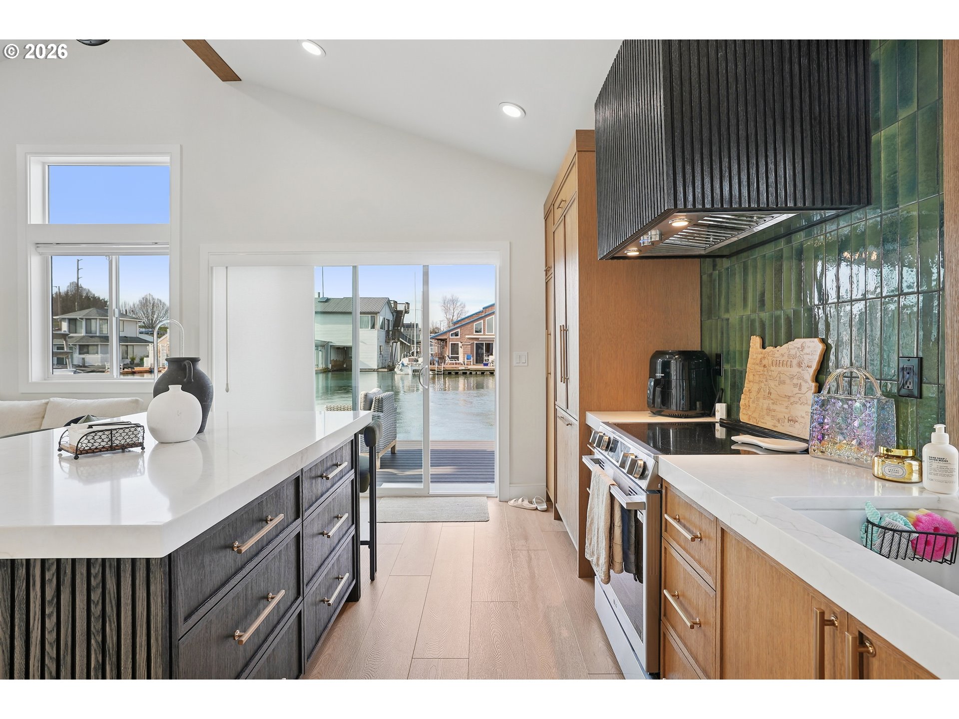 18989 NE Marine DR UNIT A6, Portland, OR, 97230