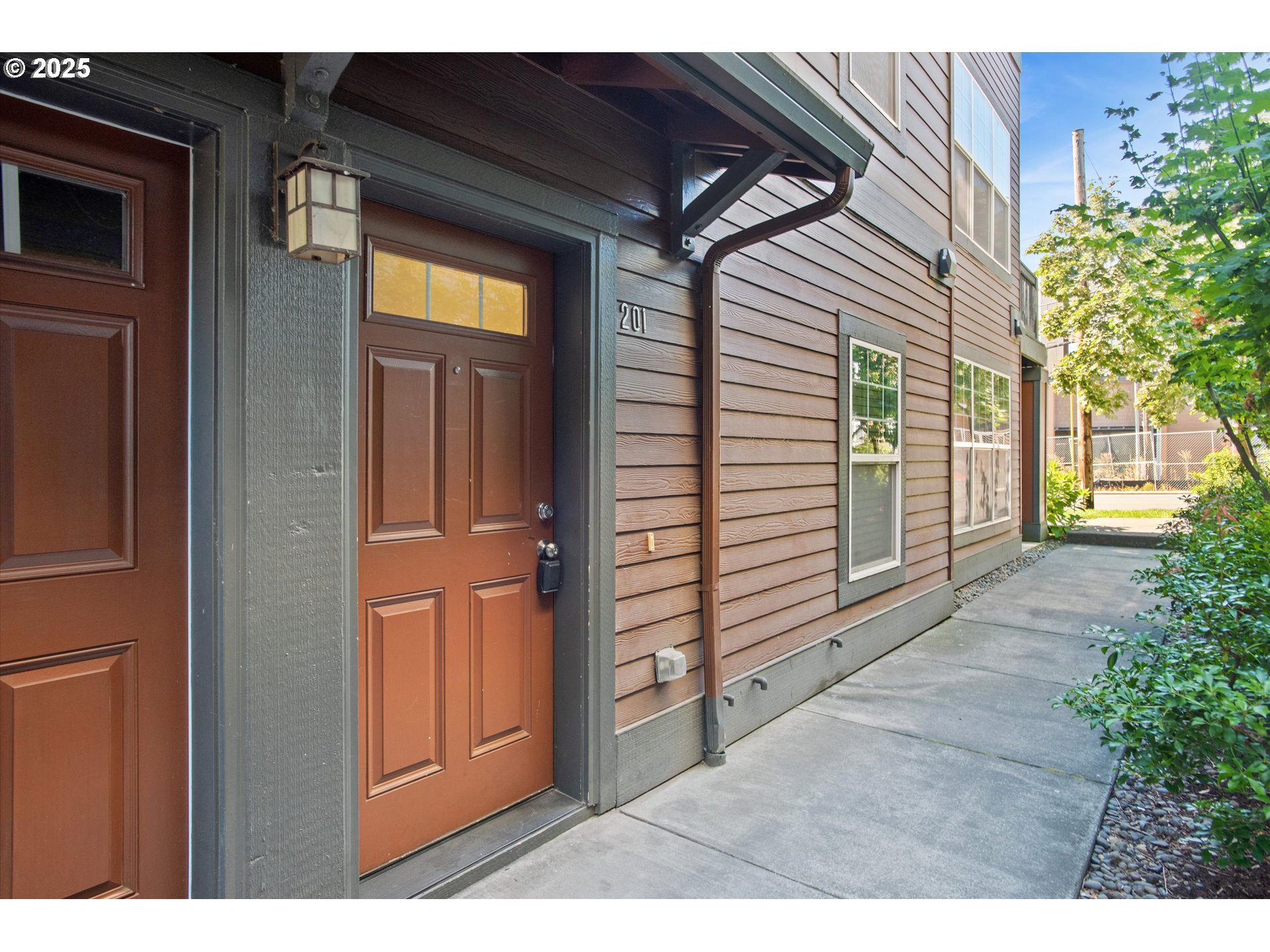 Photo #2: 612182130 Listing 