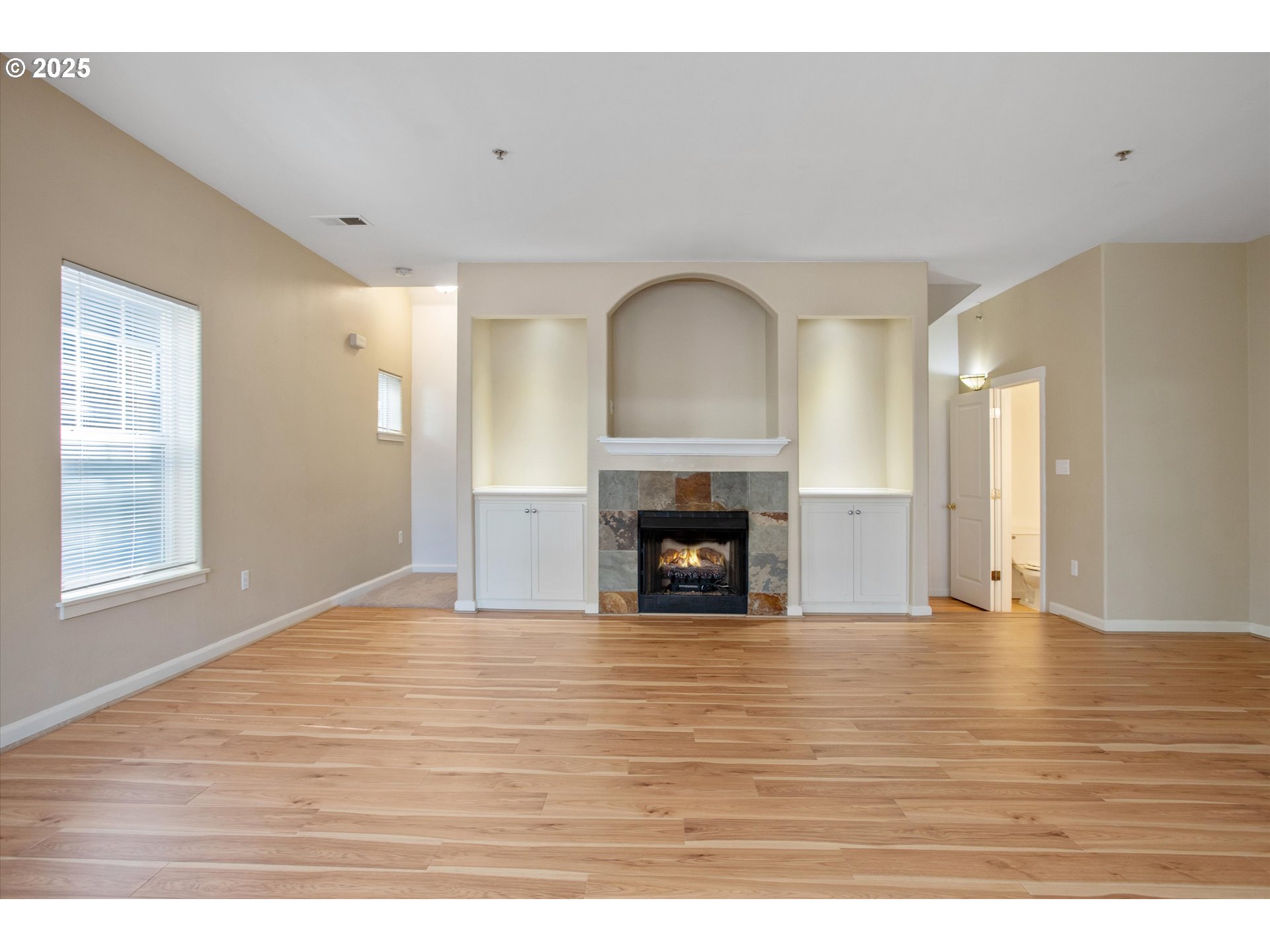 Photo #4: 612182130 Listing 