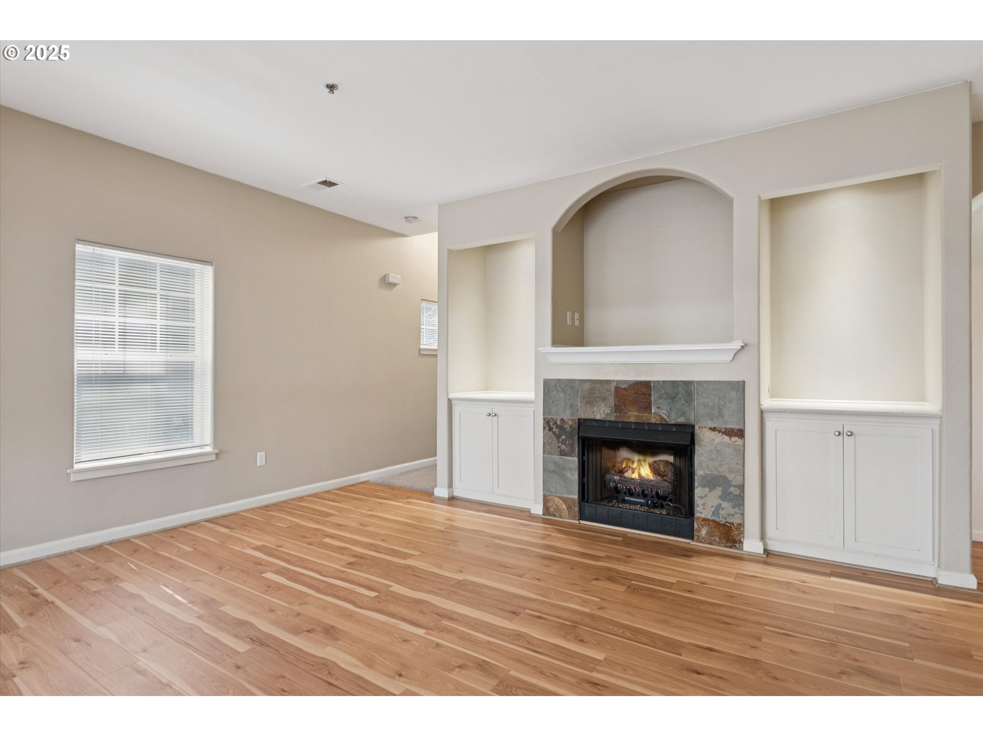 Photo #6: 612182130 Listing 