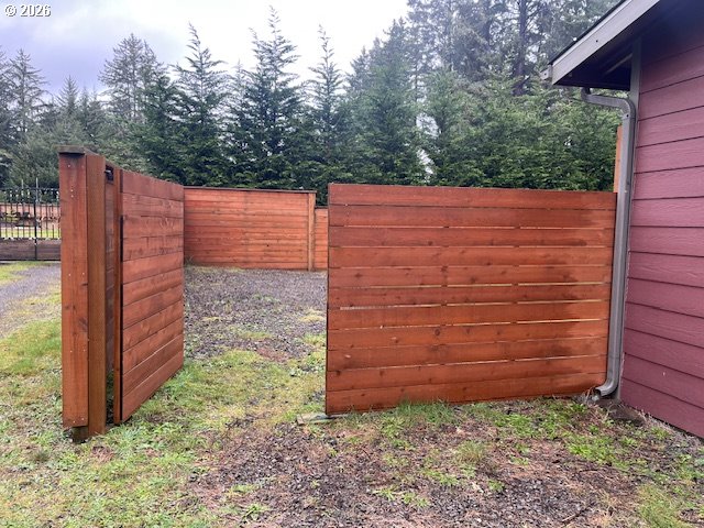 5147 HILLTOP DR, Florence, OR, 97439