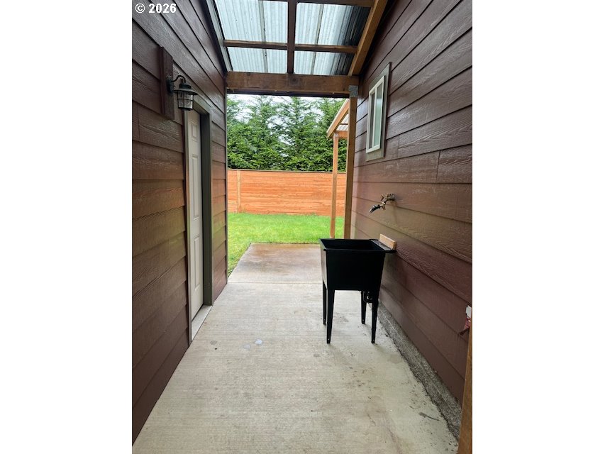 5147 HILLTOP DR, Florence, OR, 97439