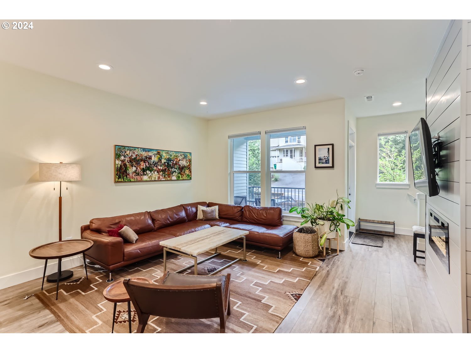 Photo #4: 612581769 Listing: Photo #4