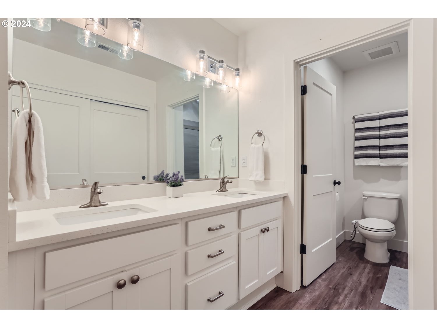 Photo #8: 612581769 Listing: Photo #8