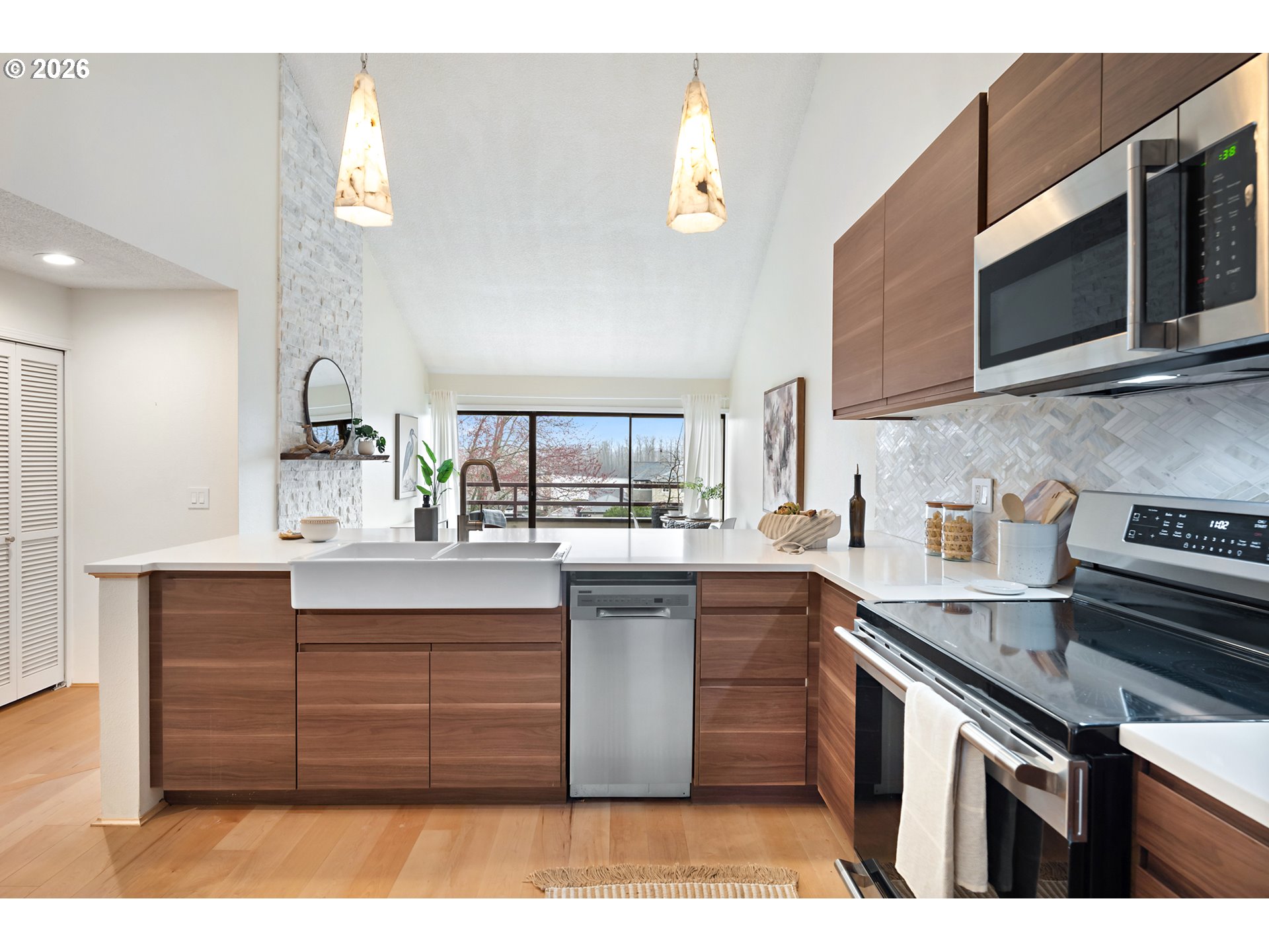 Photo #5: 612683789 Listing: Photo #5