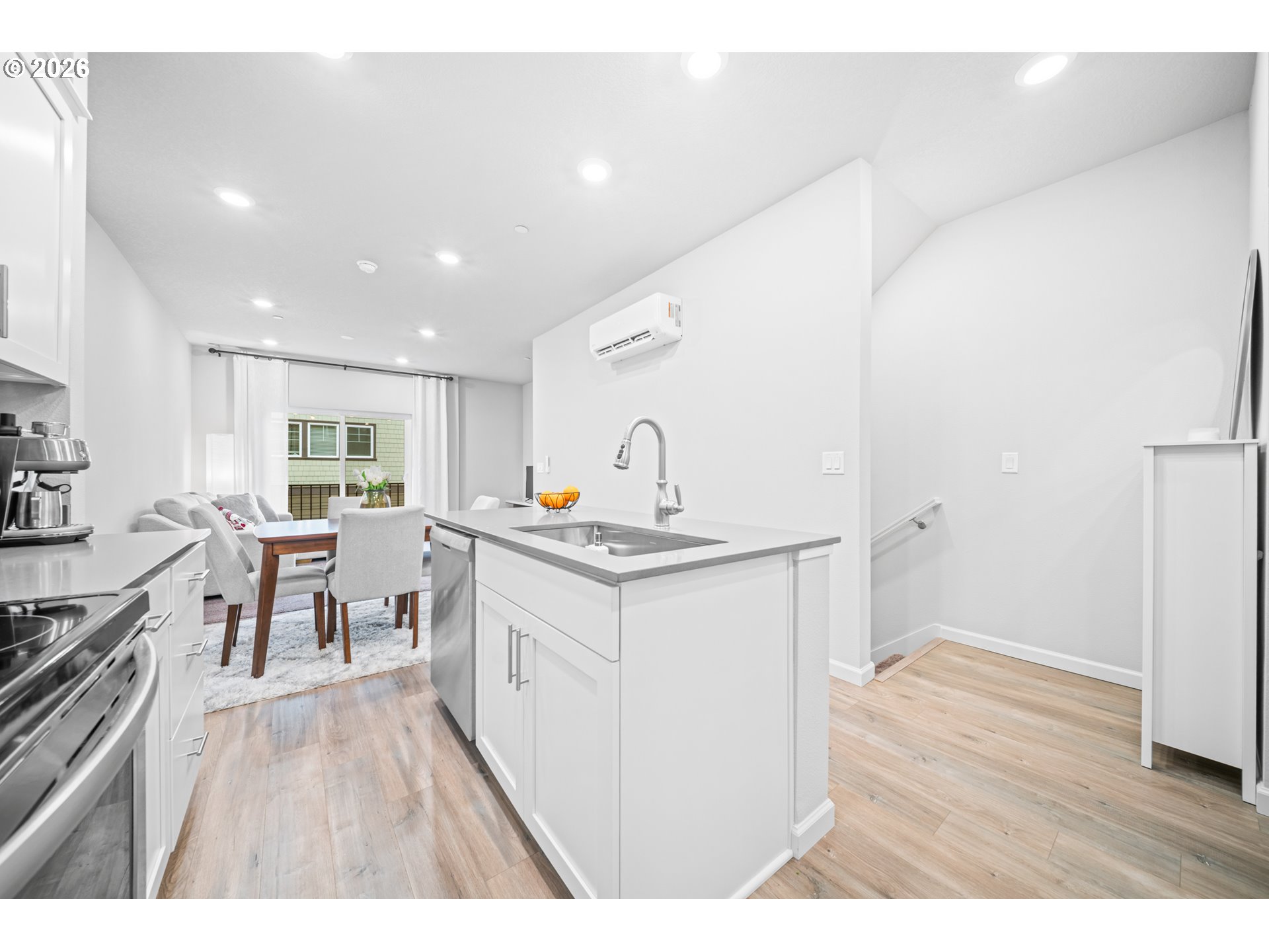 Photo #8: 612687463 Listing: Photo #8