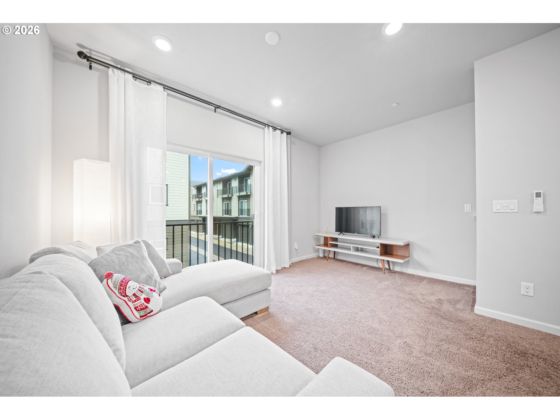 Photo #10: 612687463 Listing: Photo #10