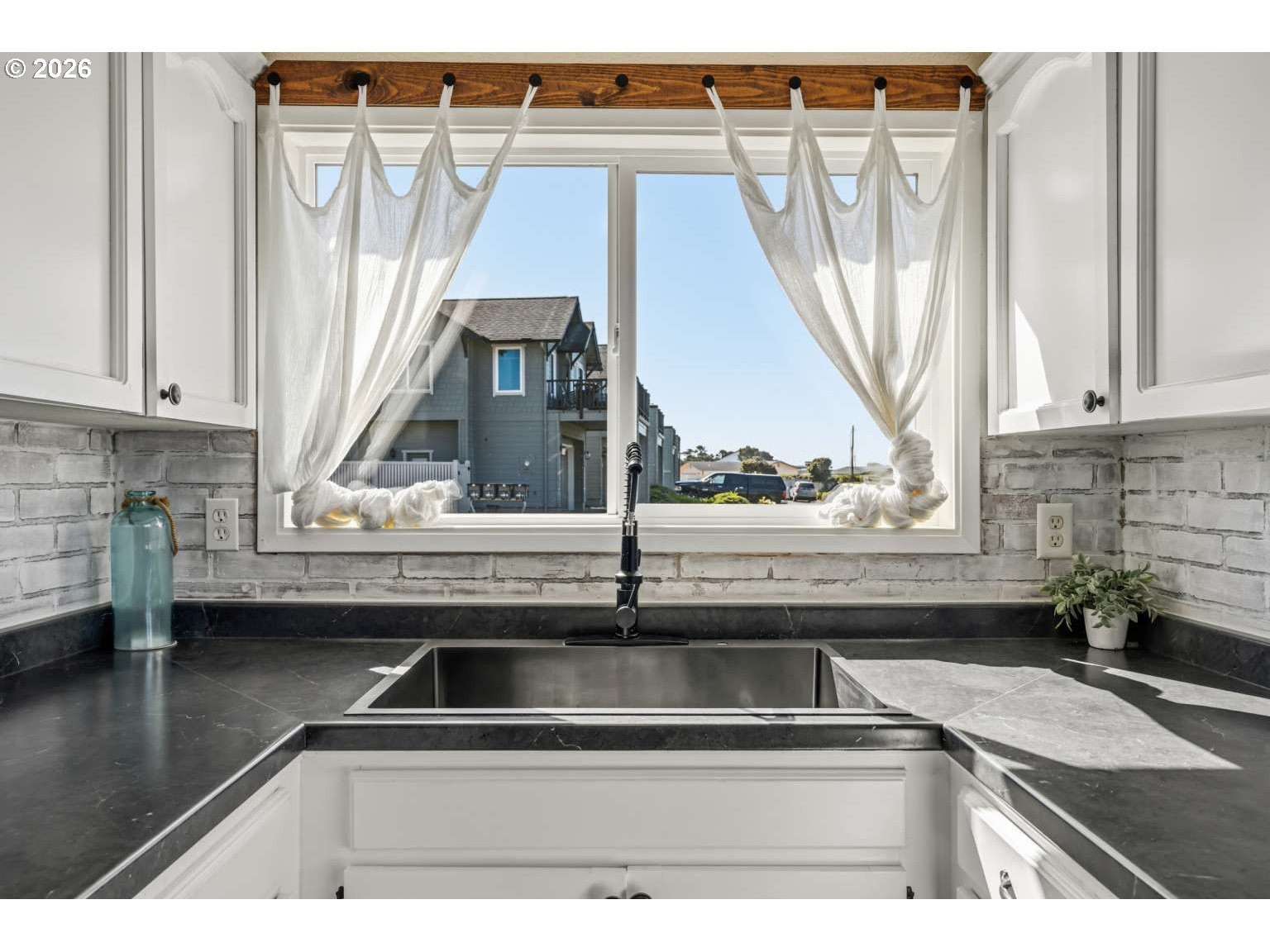 1214 MOORE ST, Brookings, OR, 97415