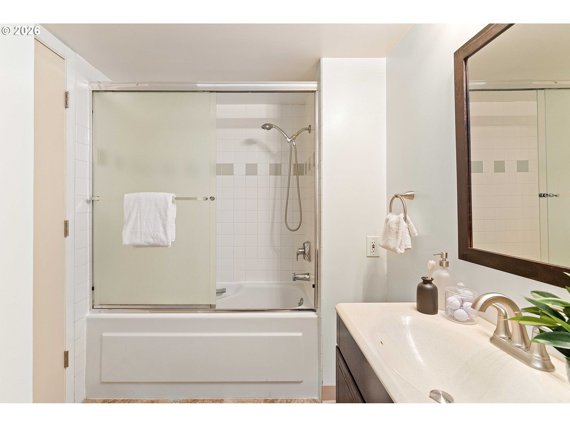 Photo #19: 613462209 Listing: Photo #19