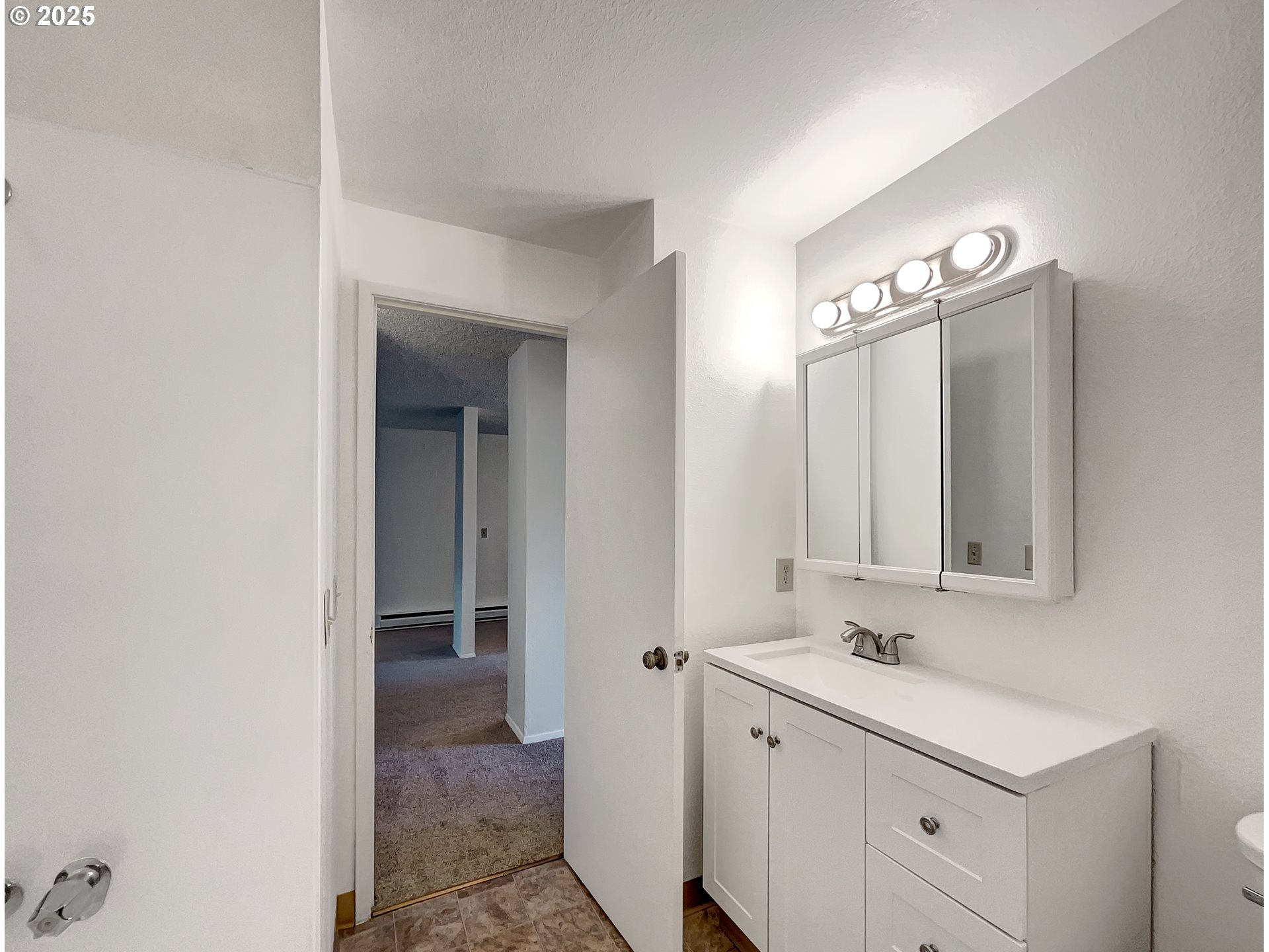 Photo #13: 613493014 Listing: Photo #13