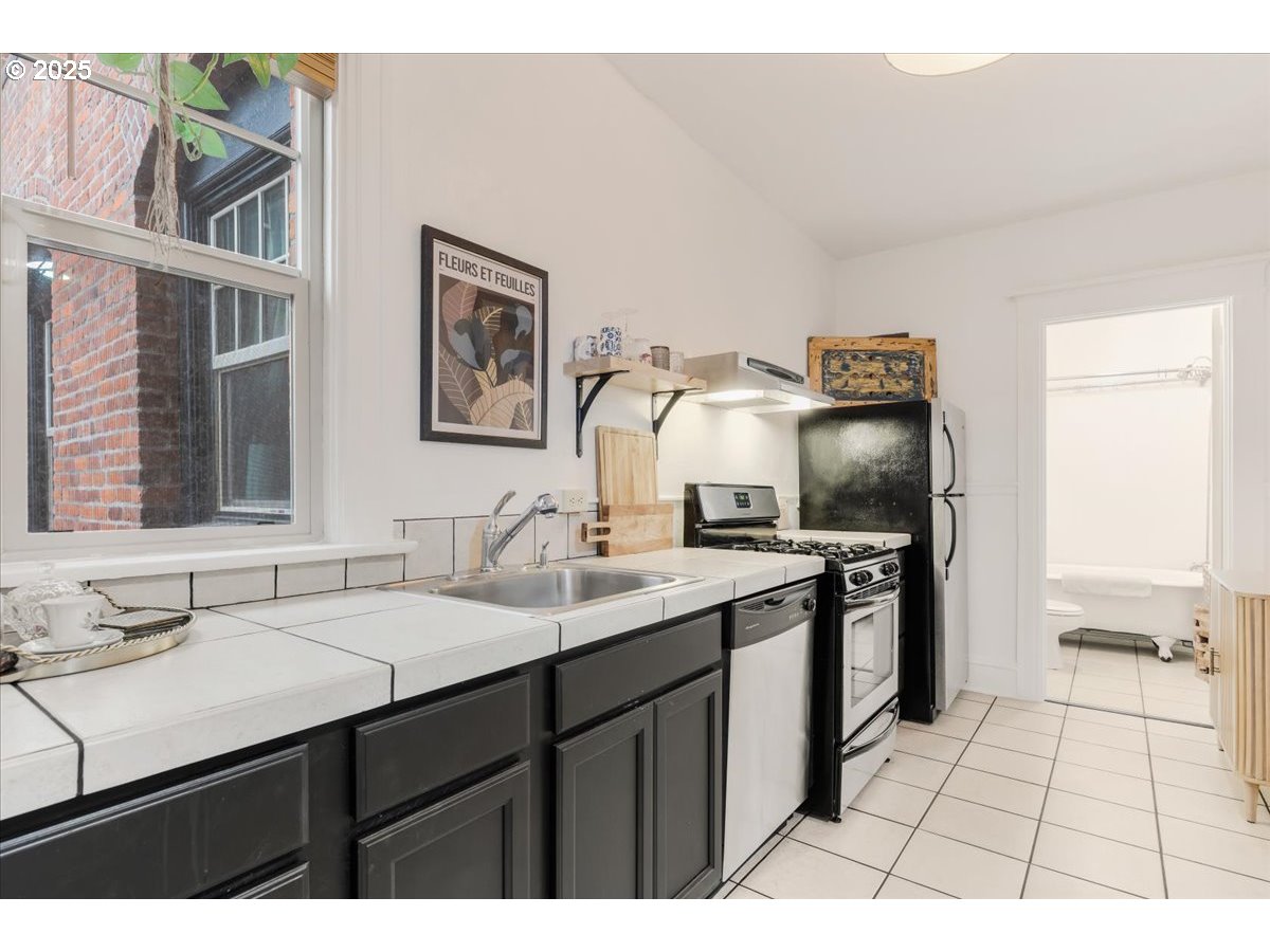 2109 NW IRVING ST UNIT 208, Portland, OR, 97210