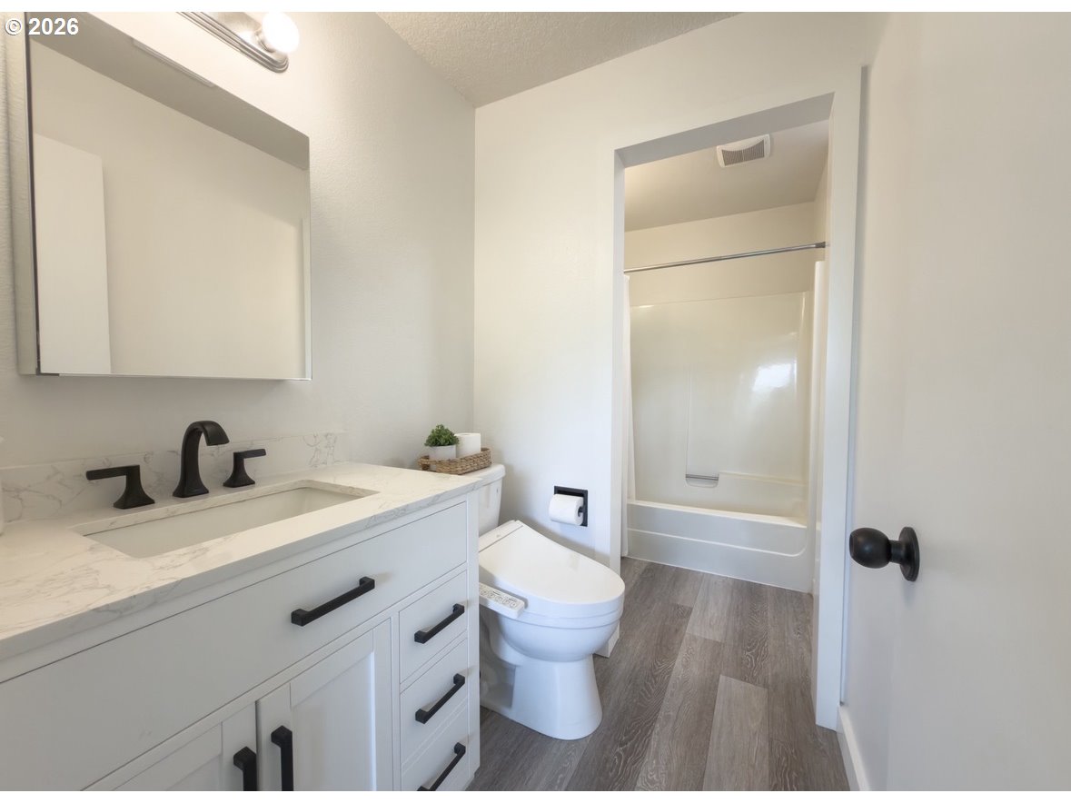 Photo #10: 613657957 Listing: Photo #10