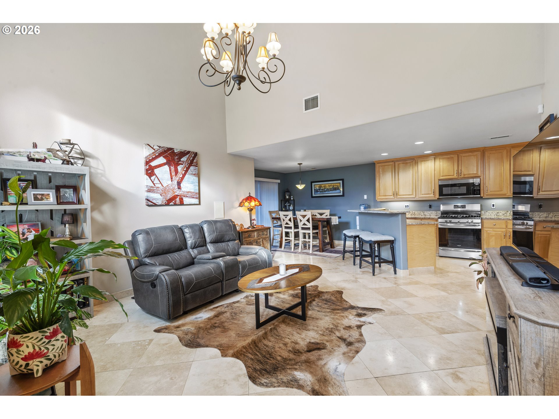 Photo #4: 613682038 Listing: Photo #4