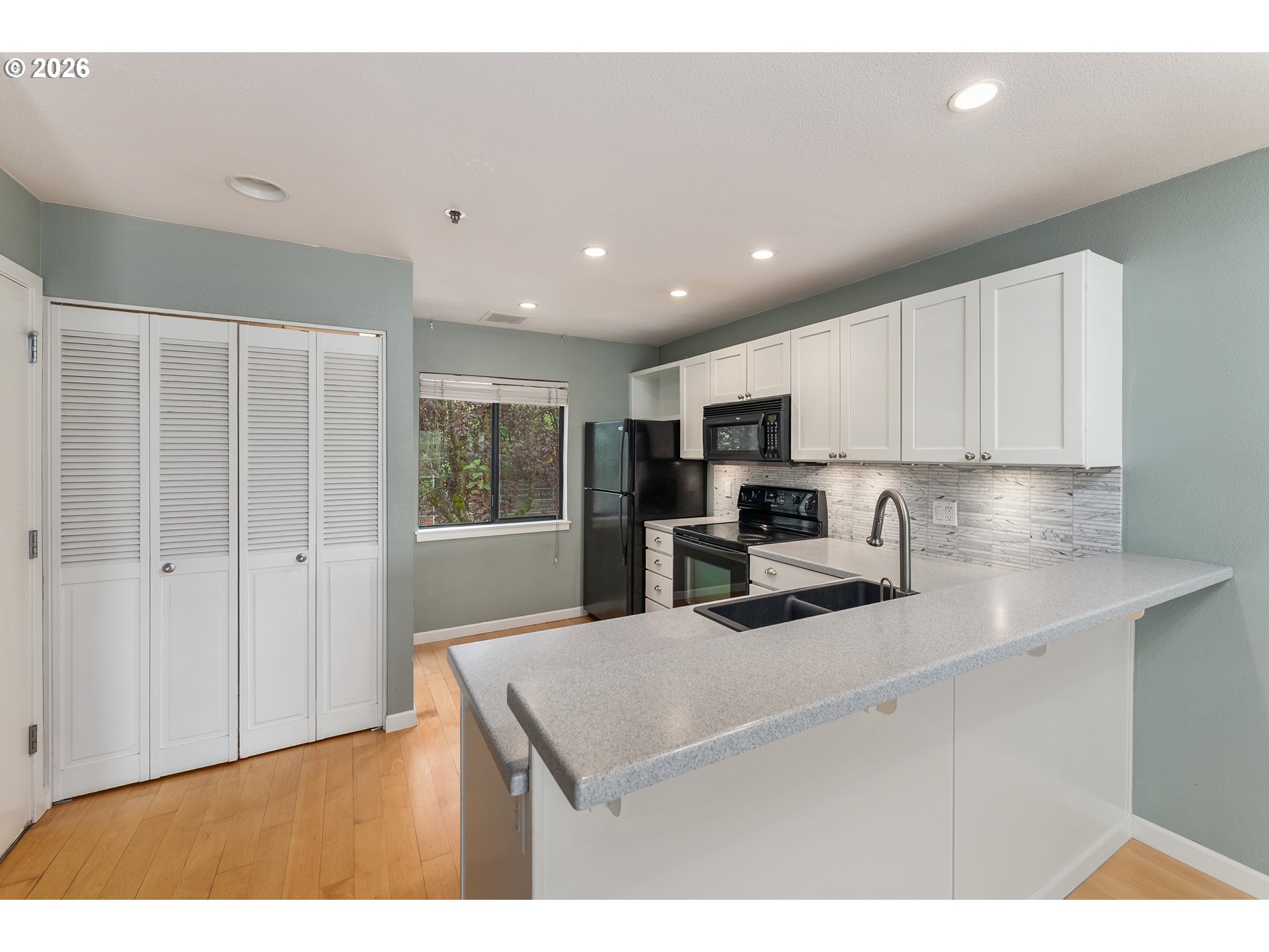 Photo #10: 613958786 Listing: Photo #10