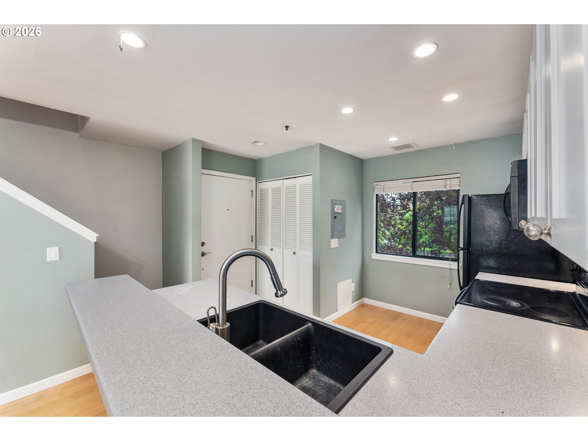 Photo #8: 613958786 Listing: Photo #8