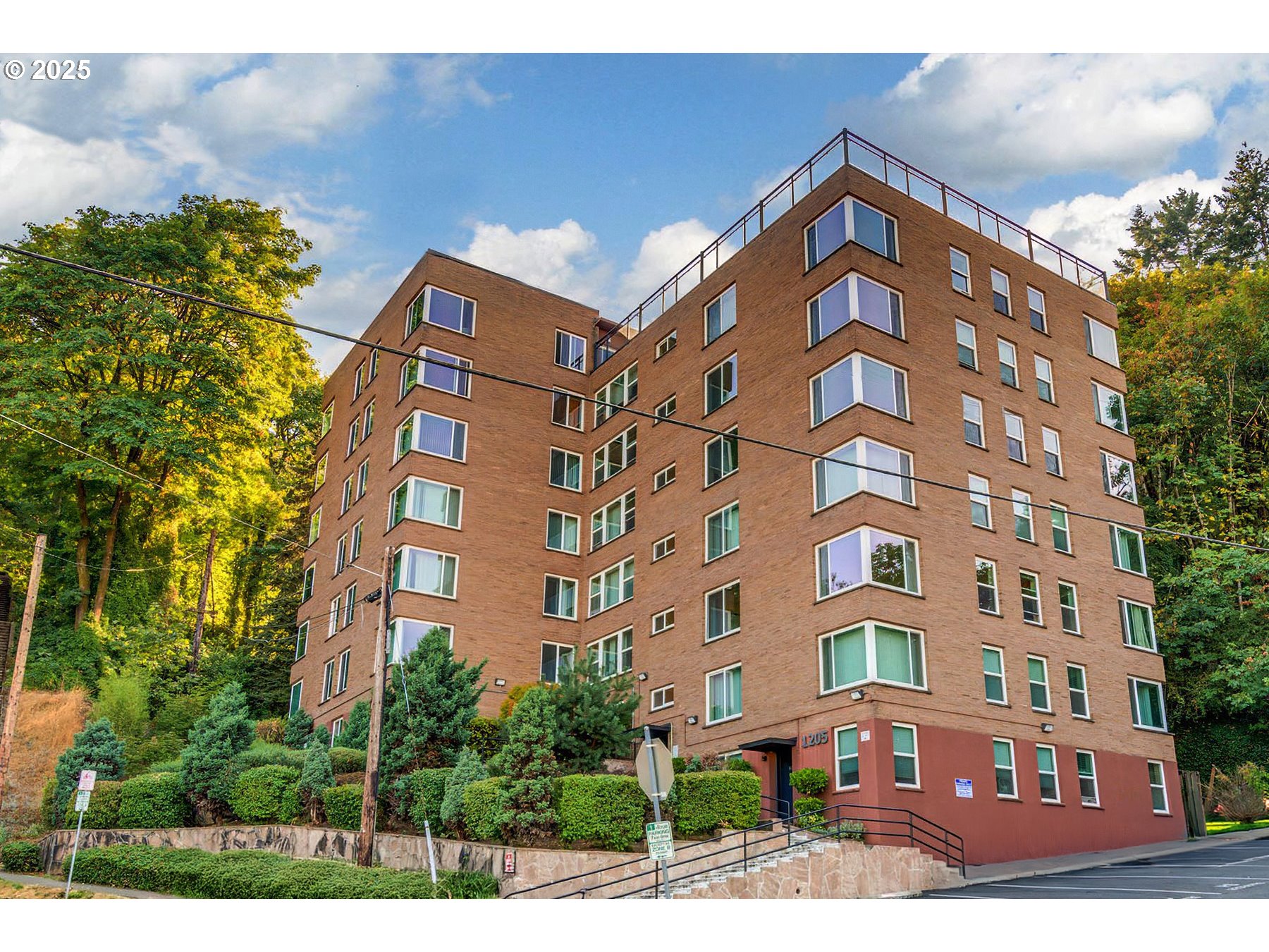 810 NW NAITO PKWY UNIT F24, Portland, OR, 97209