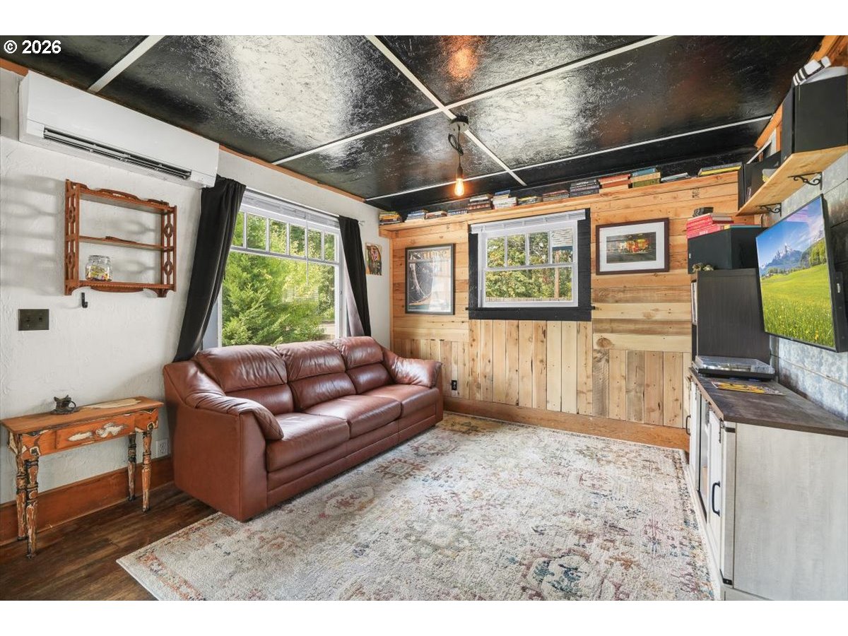 Property photo 6 of 28