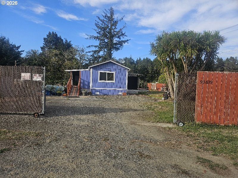 93639 DEER HAVEN LN, North Bend, OR 97459