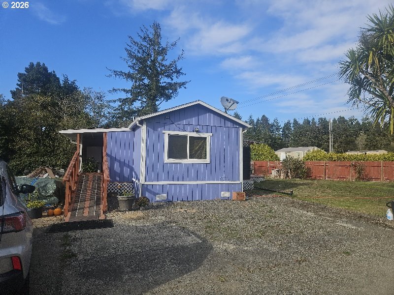 93639 DEER HAVEN LN, North Bend, OR 97459