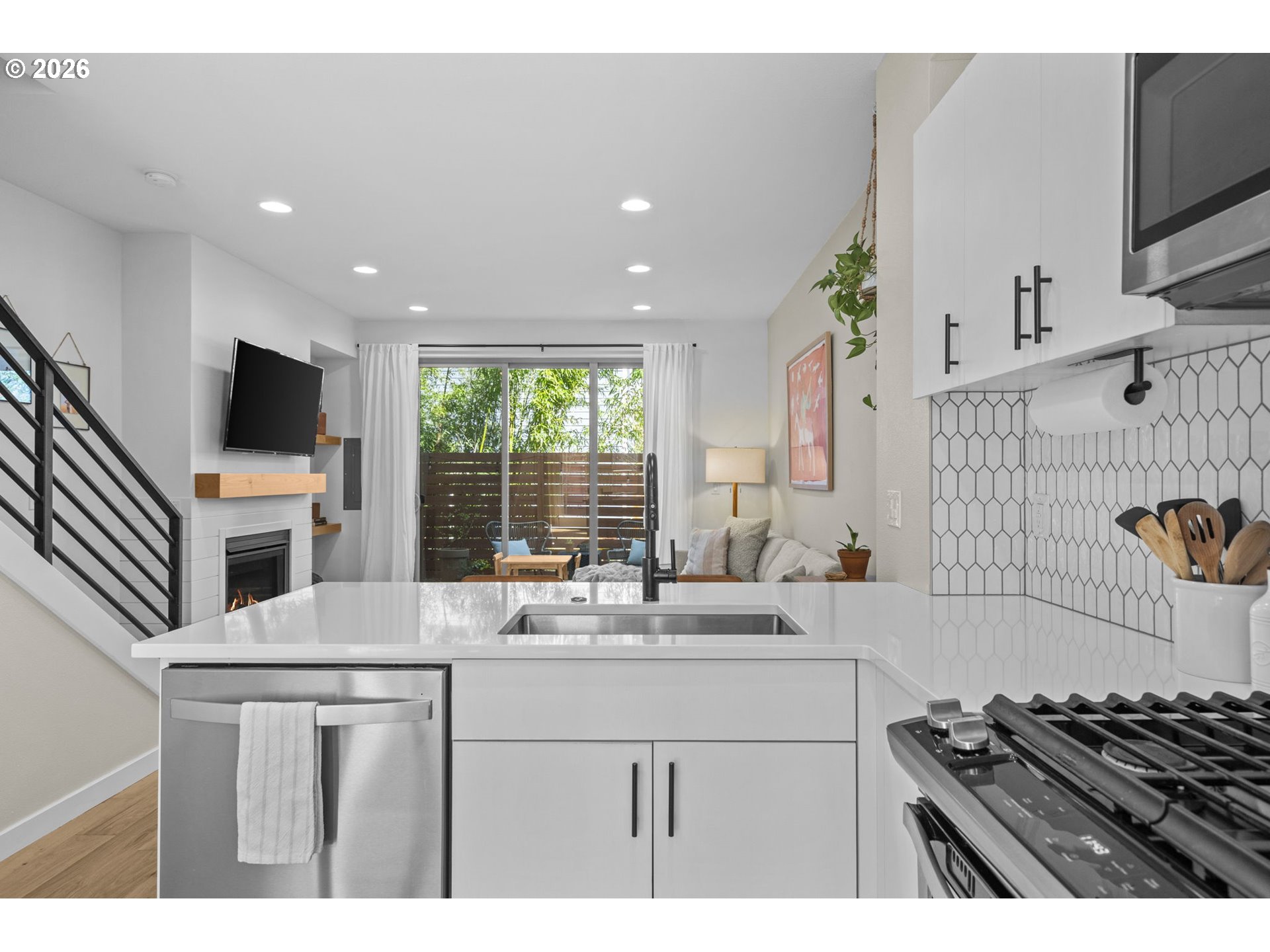 Photo #10: 618489965 Listing: Photo #10