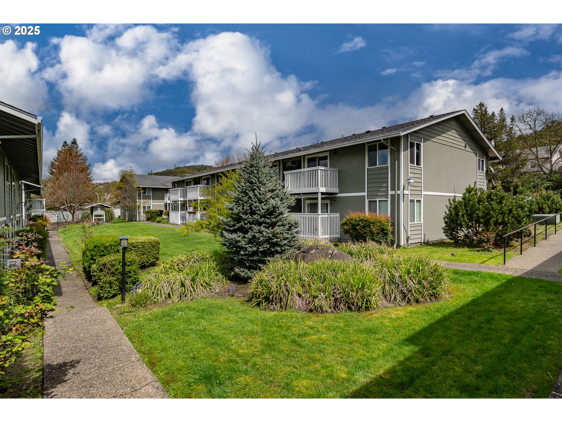 885 NE SUNSET ST UNIT 26, Roseburg, OR, 97470