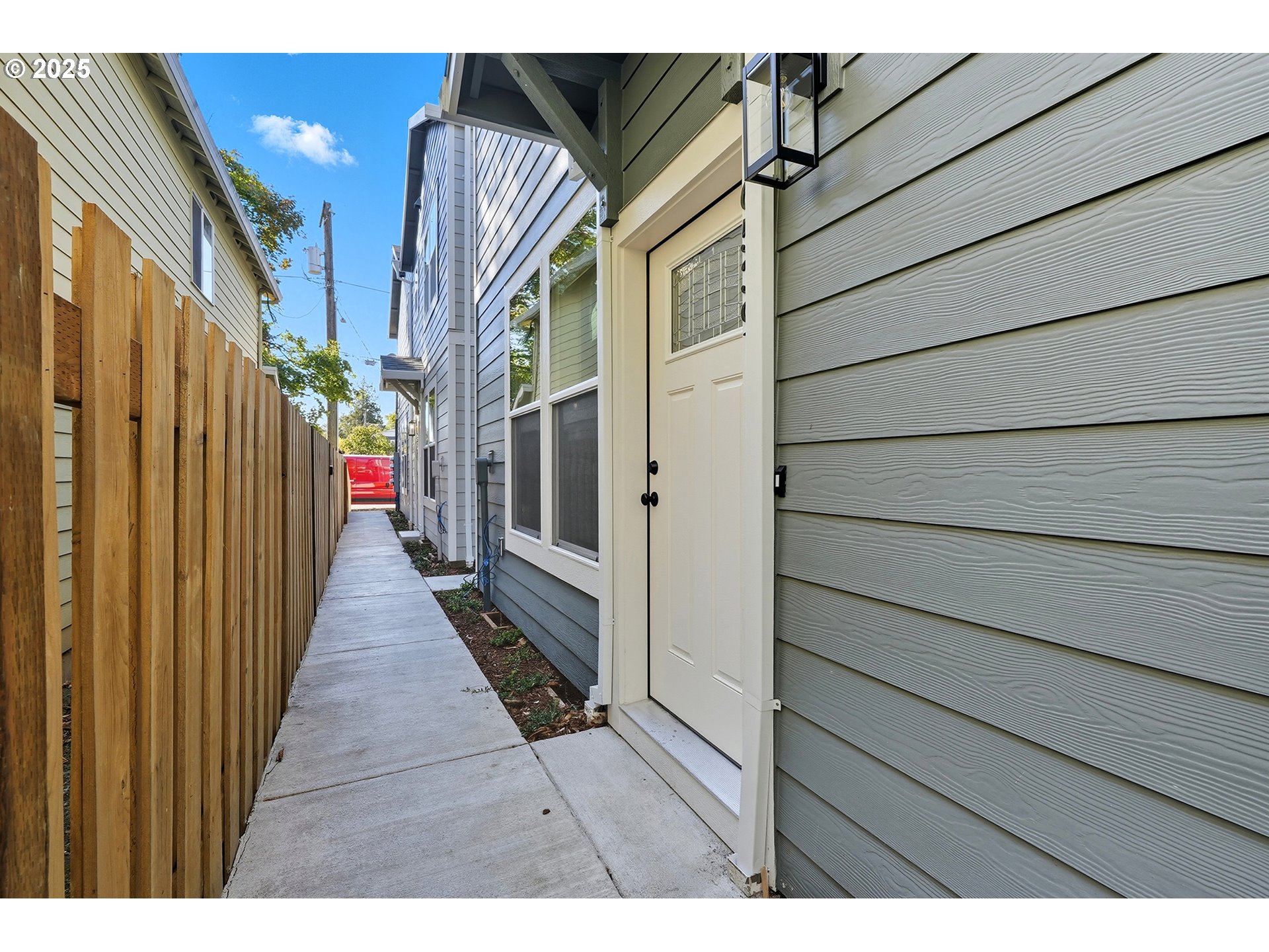 Photo #2: 619941338 Listing 