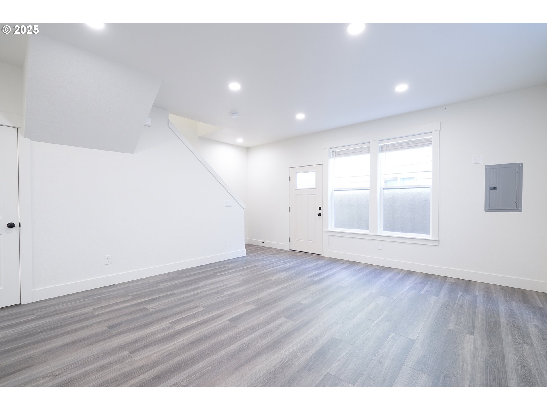 Photo #4: 619941338 Listing 