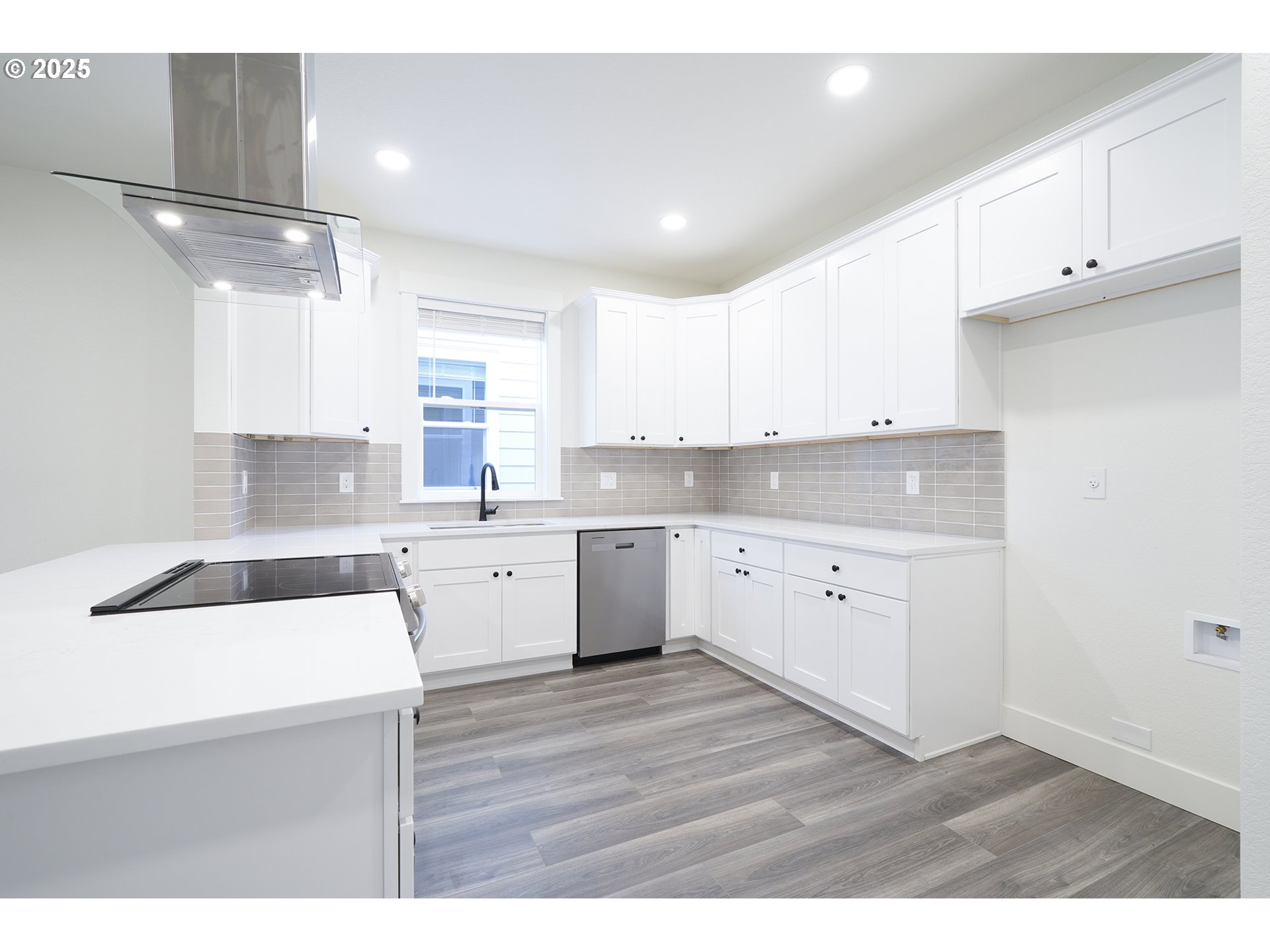 Photo #6: 619941338 Listing 
