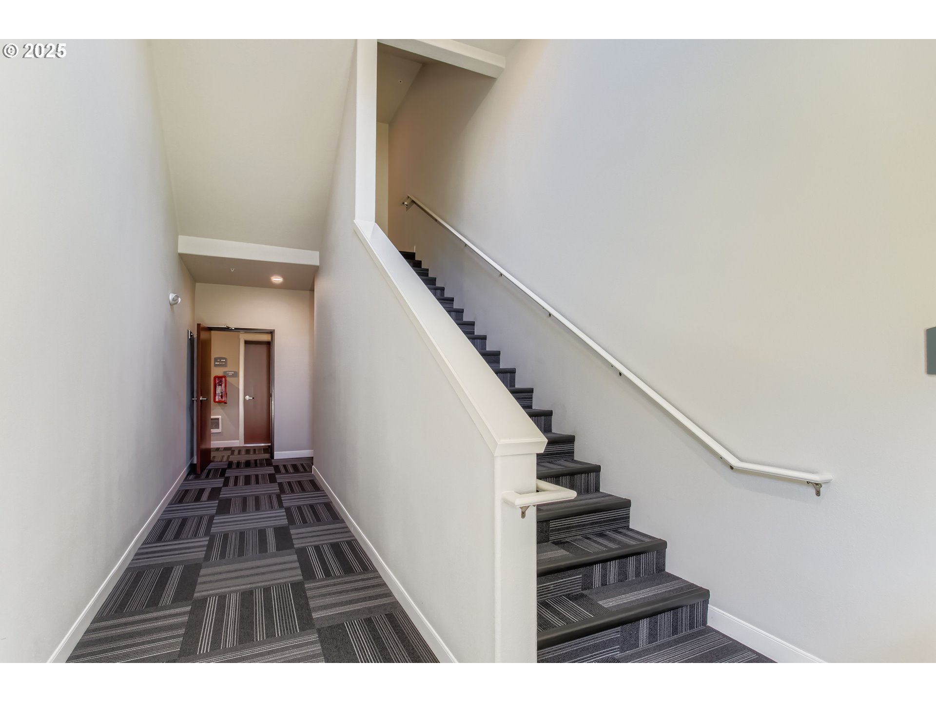 Photo #5: 620934386 Listing 