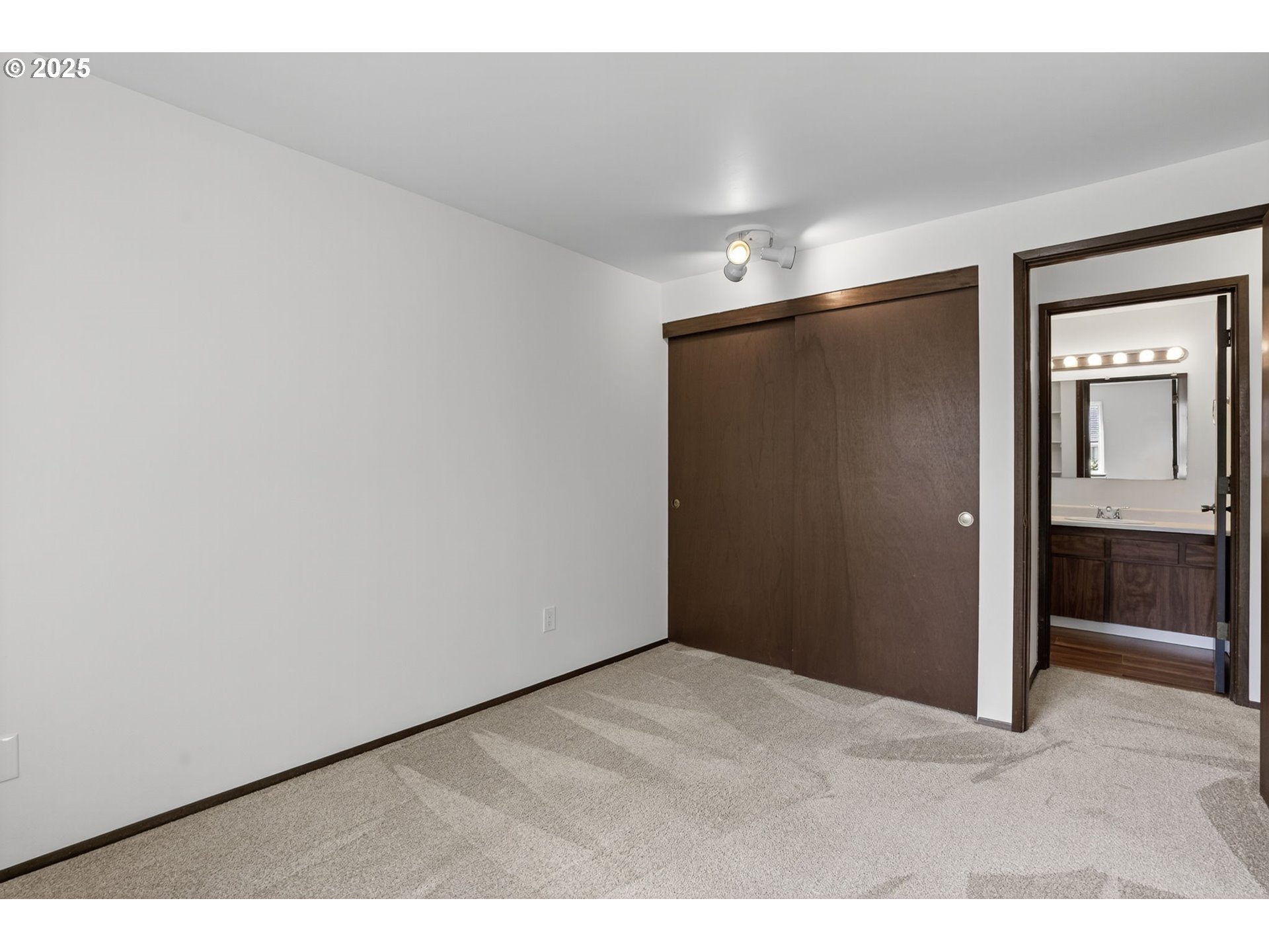 Photo #12: 621367279 Listing: Photo #12