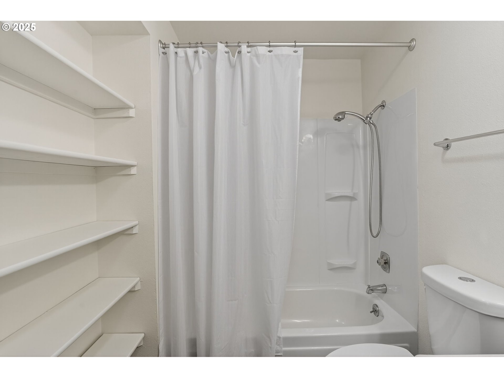 Photo #13: 621367279 Listing: Photo #13