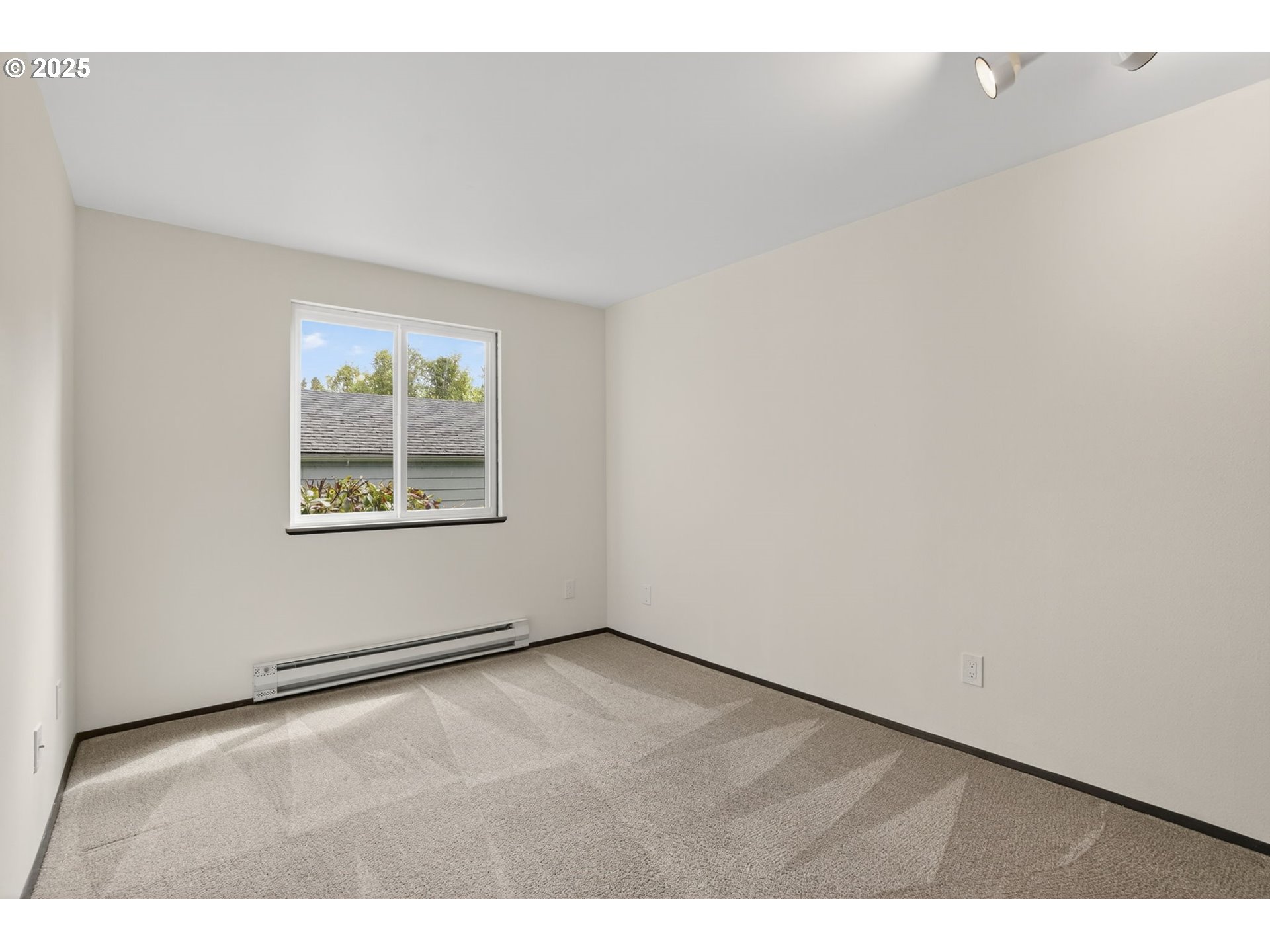 Photo #11: 621367279 Listing: Photo #11