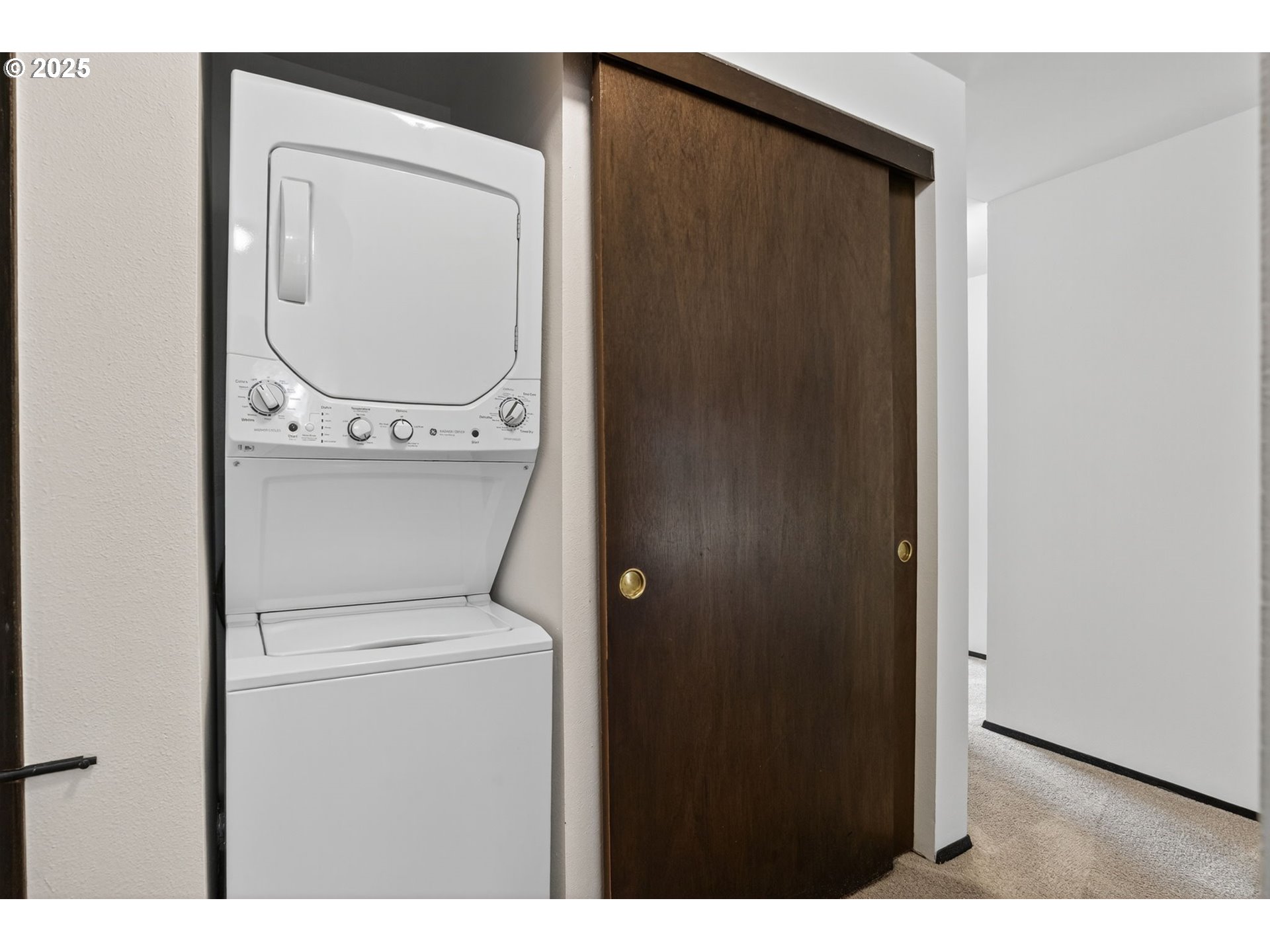 Photo #6: 621367279 Listing 